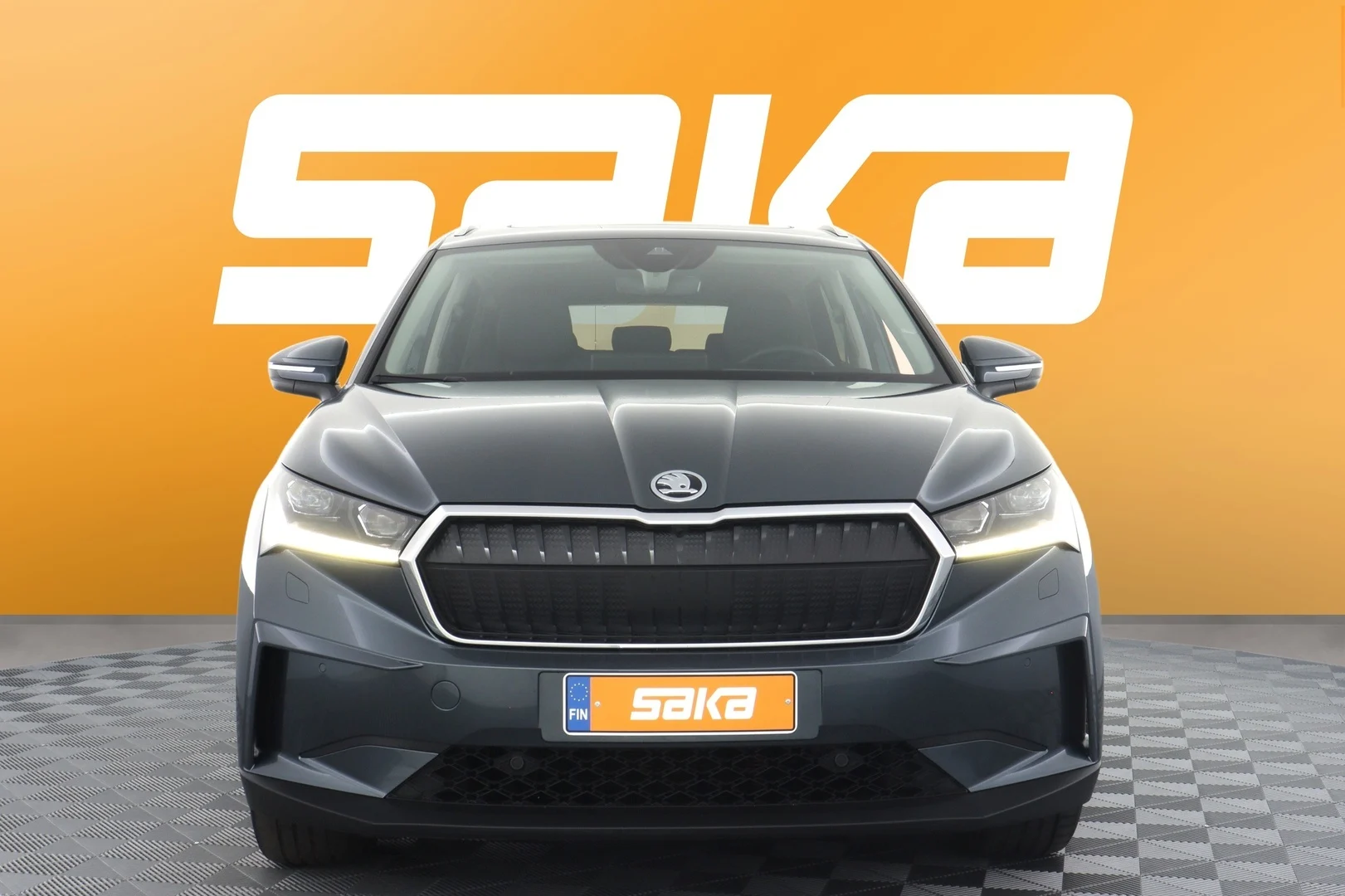 Car Image - 5ZU6b68Dx6qH8kbUcgeGJl