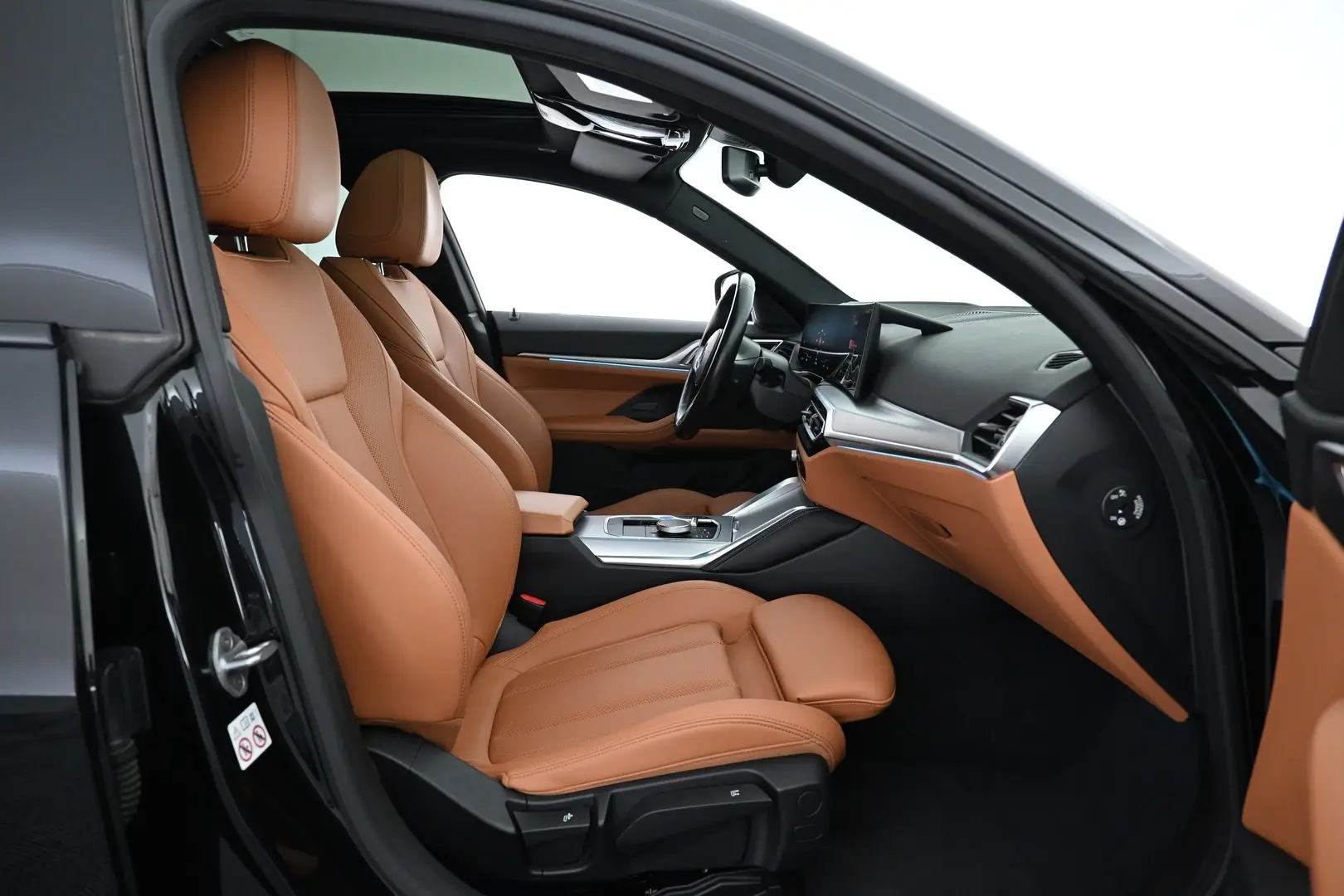 Car Image - 28LJJRWt64NQaGA6wdi31K