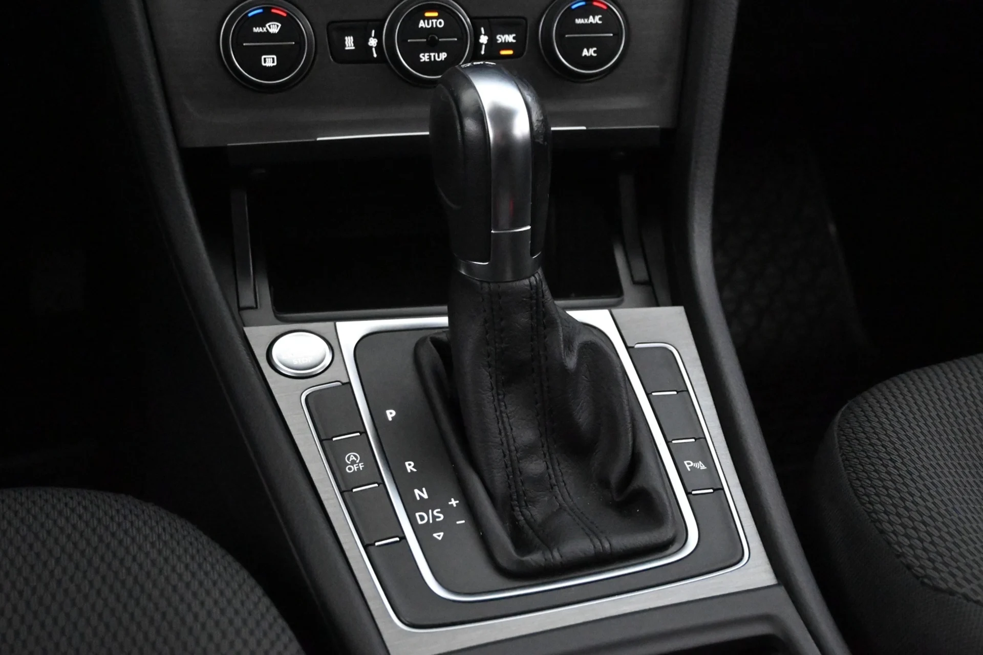 Car Image - 4ab5uD47IFdjPz5PZnKkid