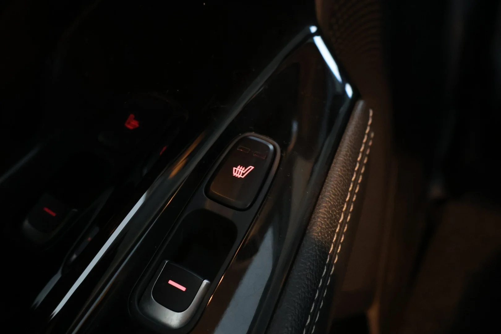 Car Image - 1AxHuE1o3hVcBGklqWi4FH