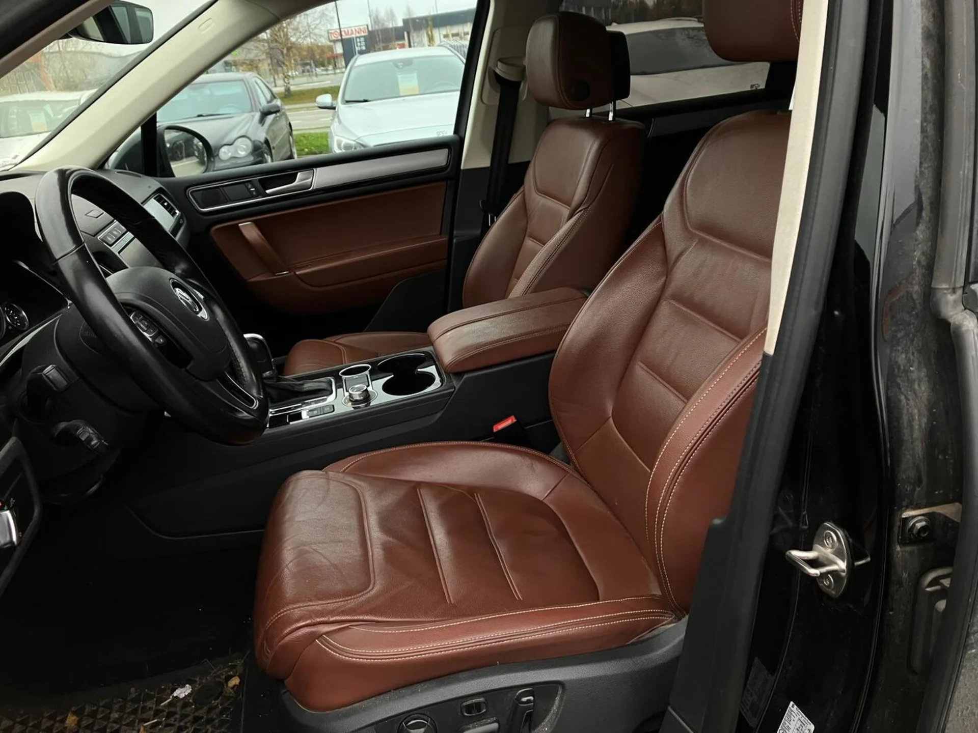Car Image - 2R7t2VMvlQYiVwwP7qJxmH