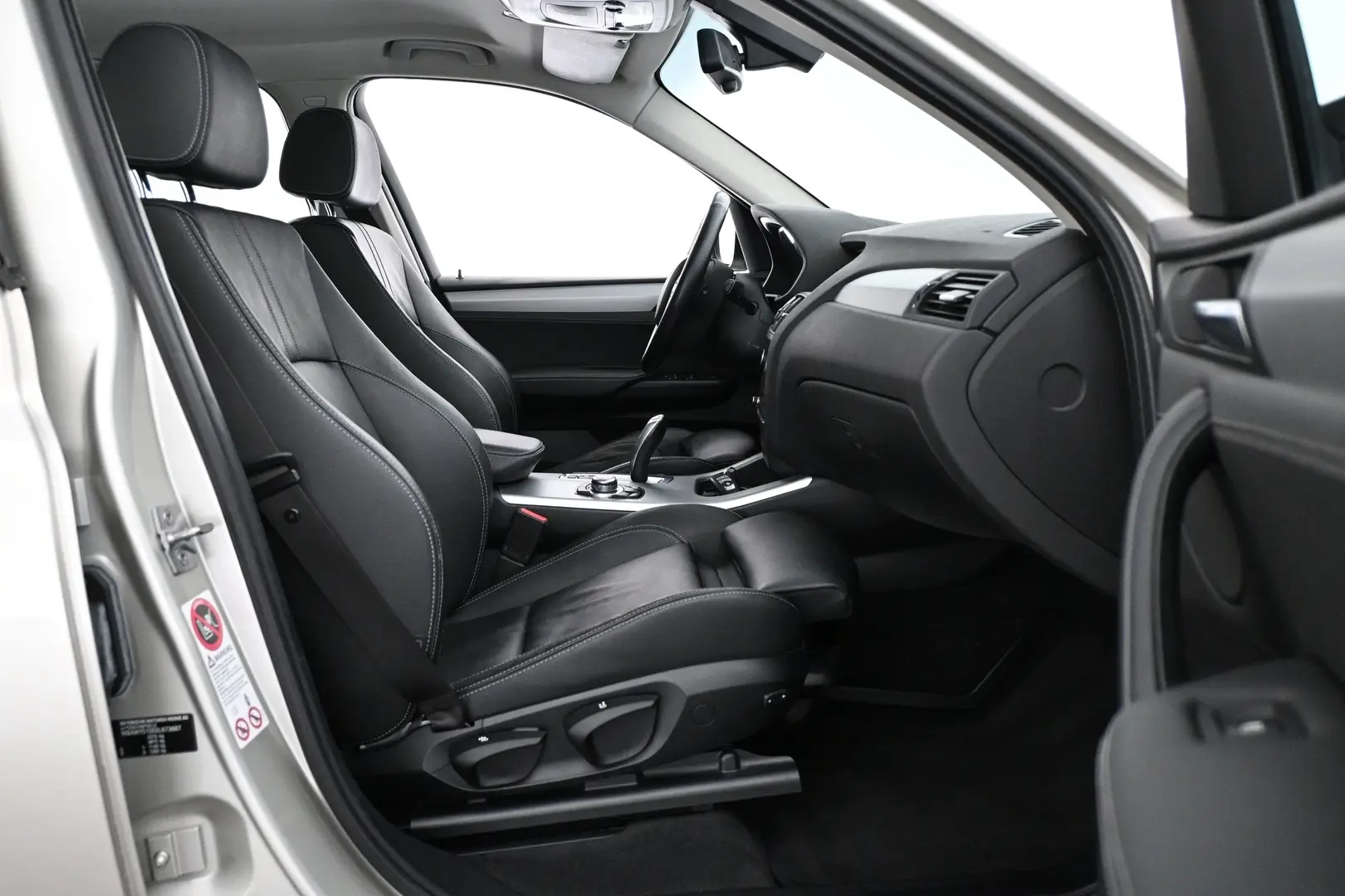 Car Image - 5wwp6gW9fC7WCYCGILXIgW