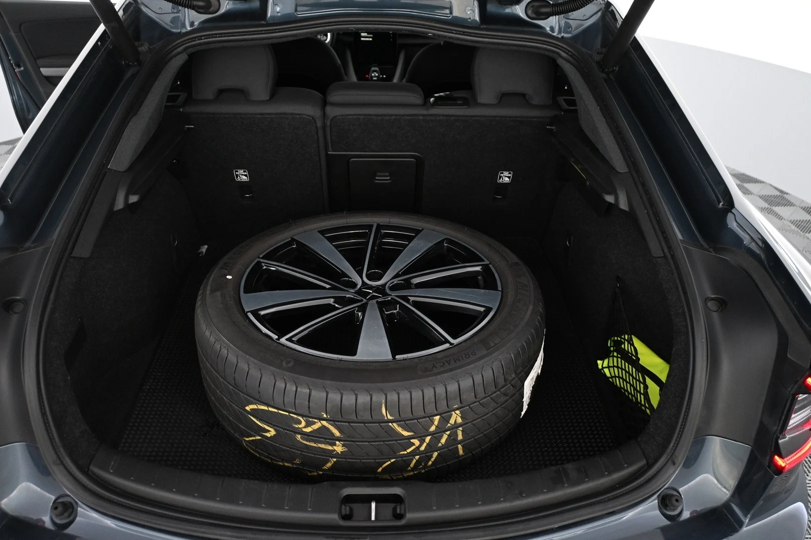 Car Image - 1OV3LjdlL61QKyMgVHBRpe