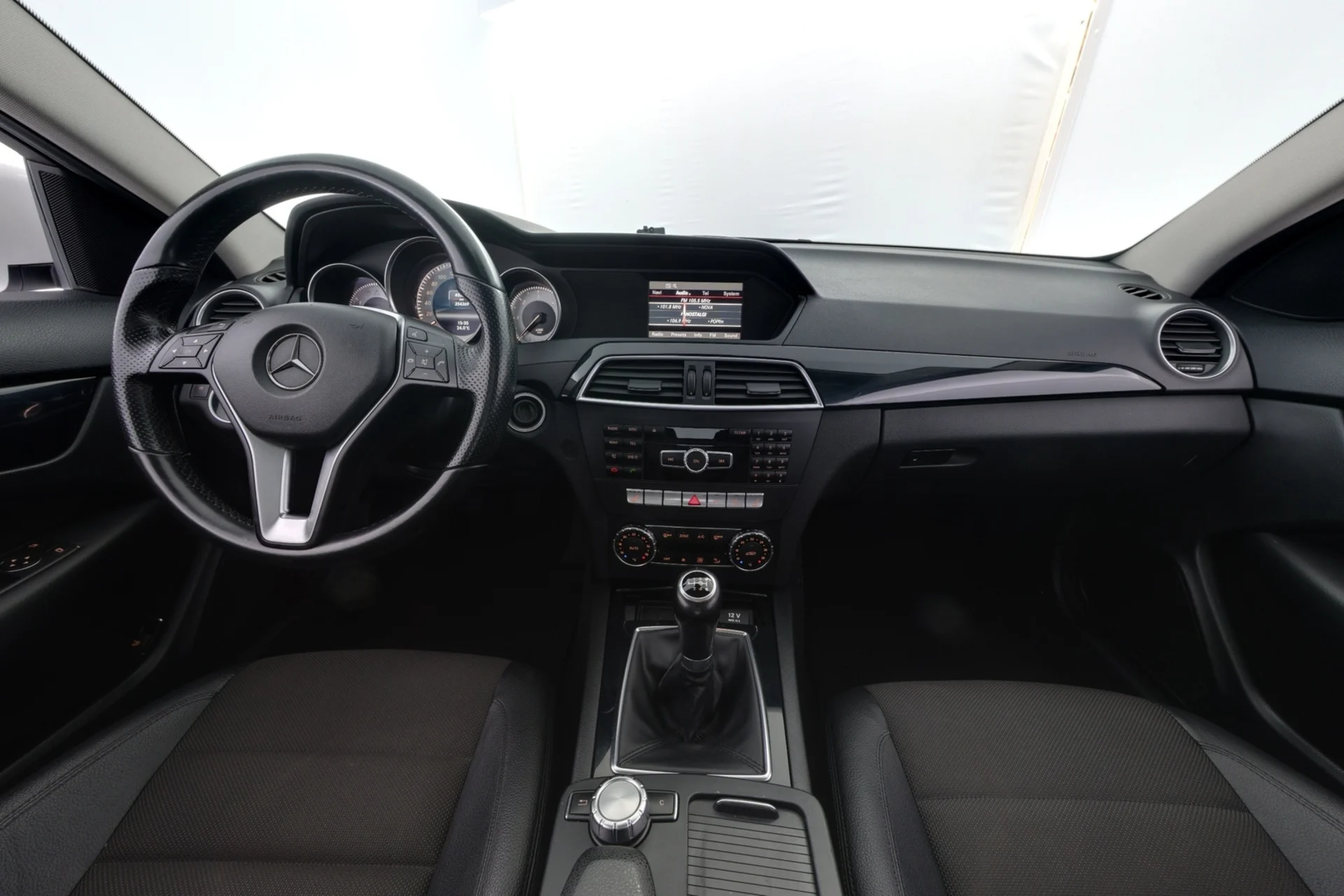 Car Image - oP04T9pJm3N47f6fYm6p2