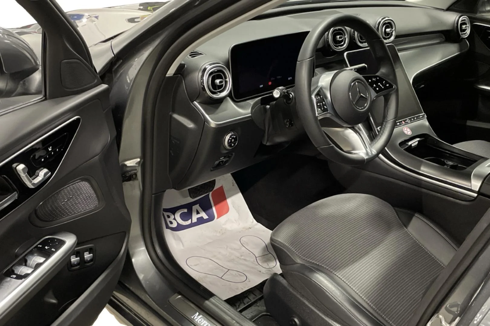 Car Image - 1dsd9li11IhJU3shBFj2ja