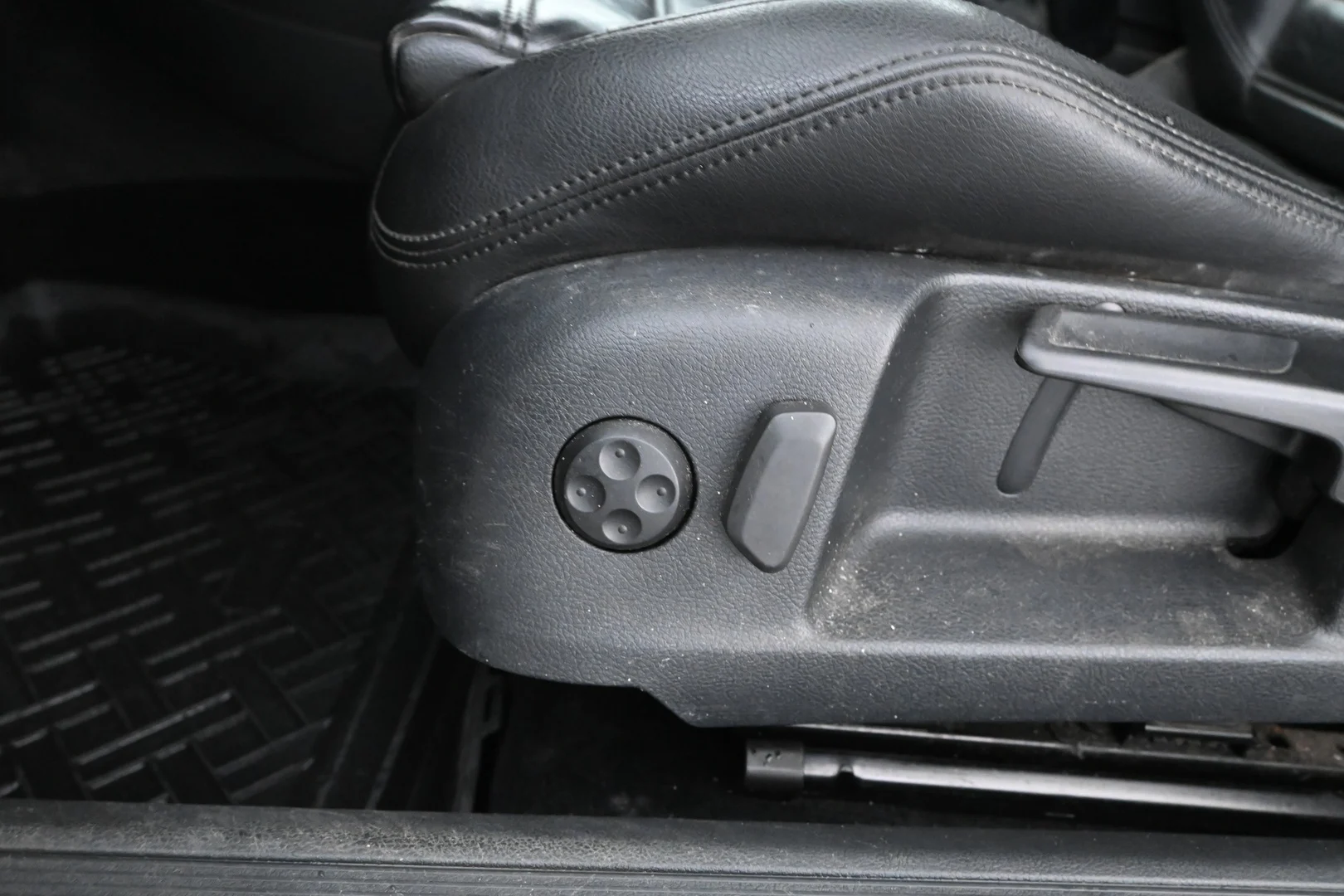 Car Image - 2MtYfgQgmNZ1Is0buHIeY5
