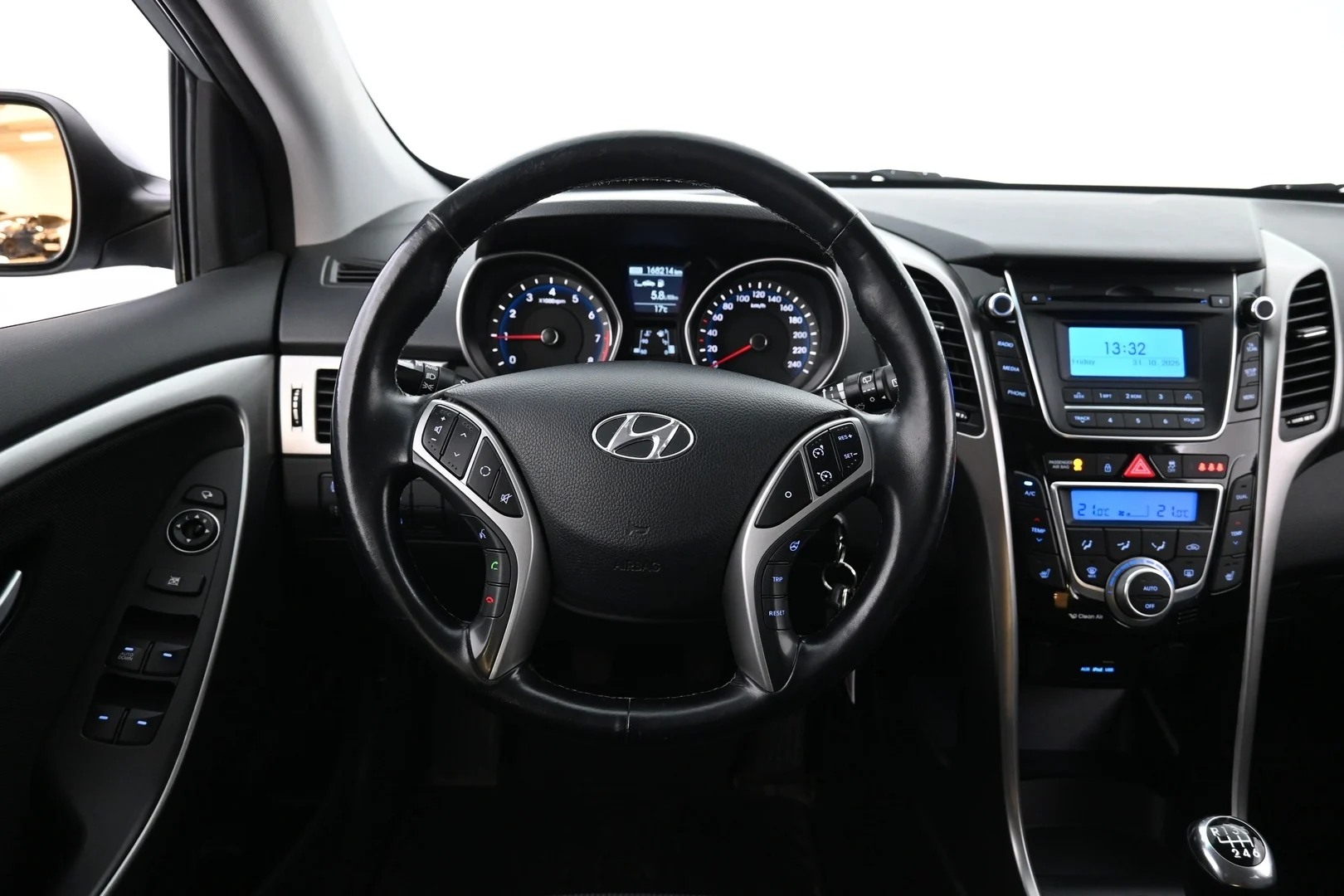 Car Image - 1TkN1u28u2hk4rjPWGfQKJ