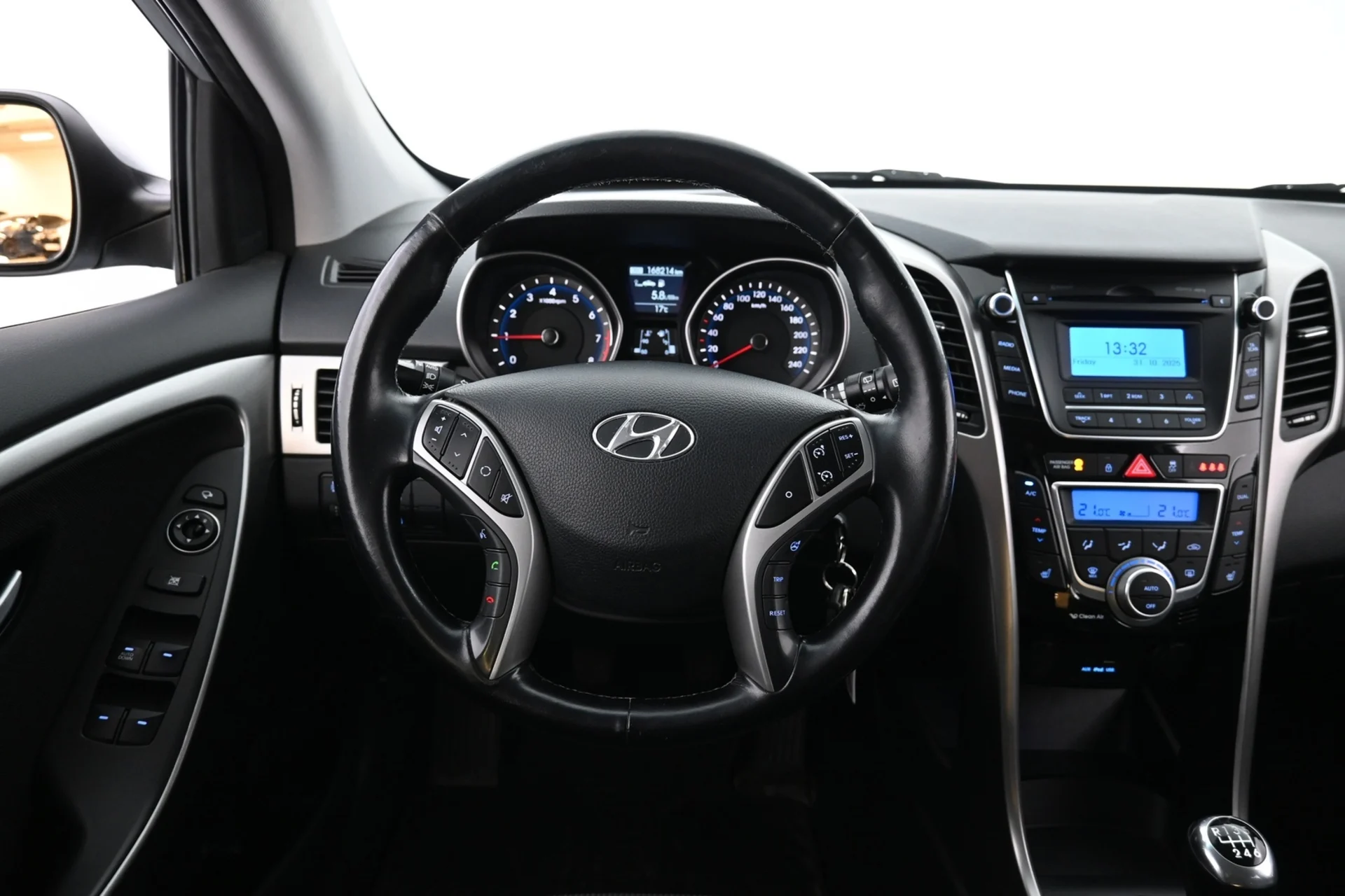 Car Image - 1TkN1u28u2hk4rjPWGfQKJ