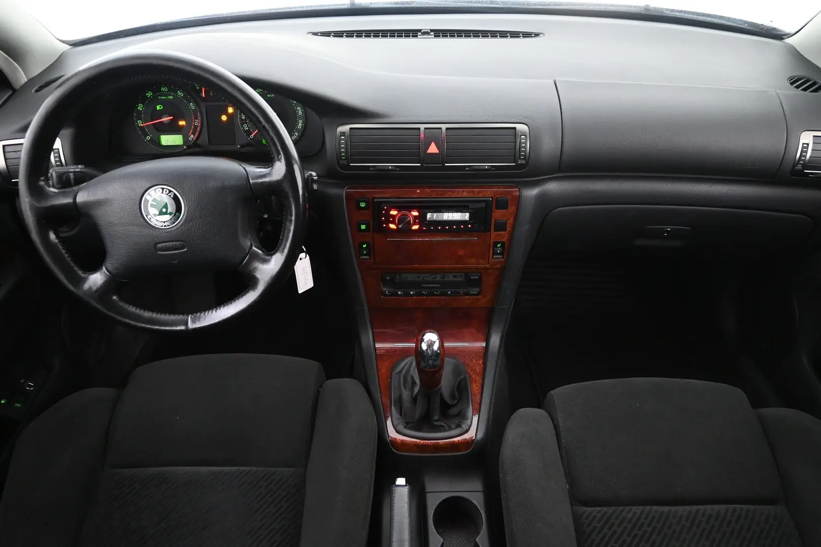 Car Image - 3P8L5yaBw9gZ9ePJKQHSRh