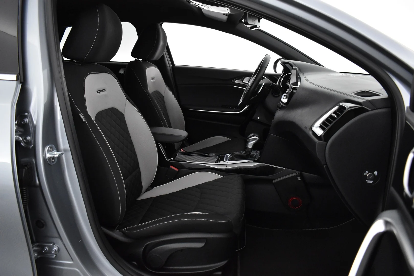 Car Image - 6NX3I23mpQhdqAxmDGZZxG