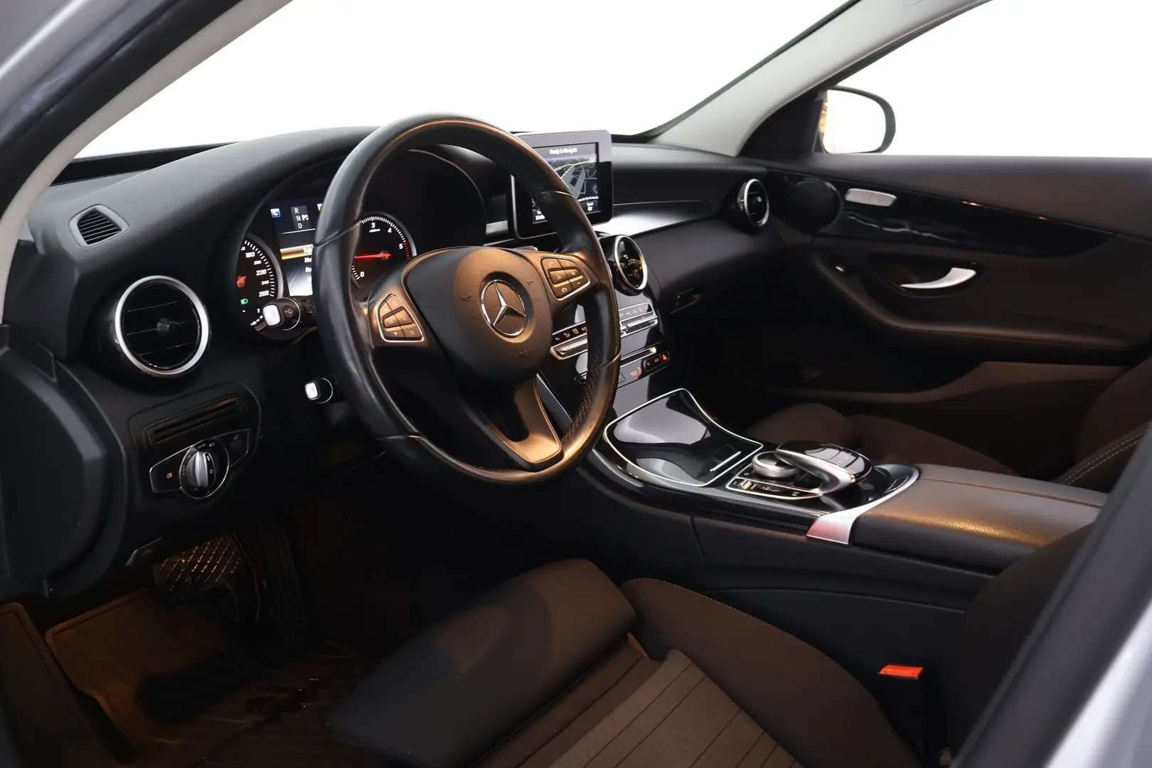 Car Image - 57j0qQdKJO06lWsoNWaxpM