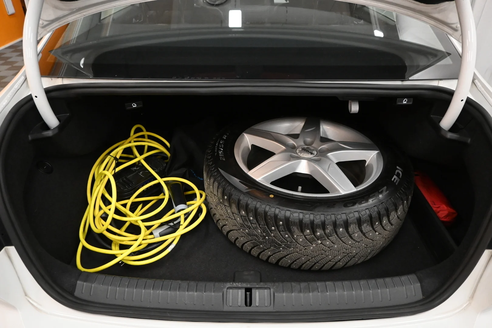 Car Image - 5kXnxKDKbmtKuM54jtUYa6