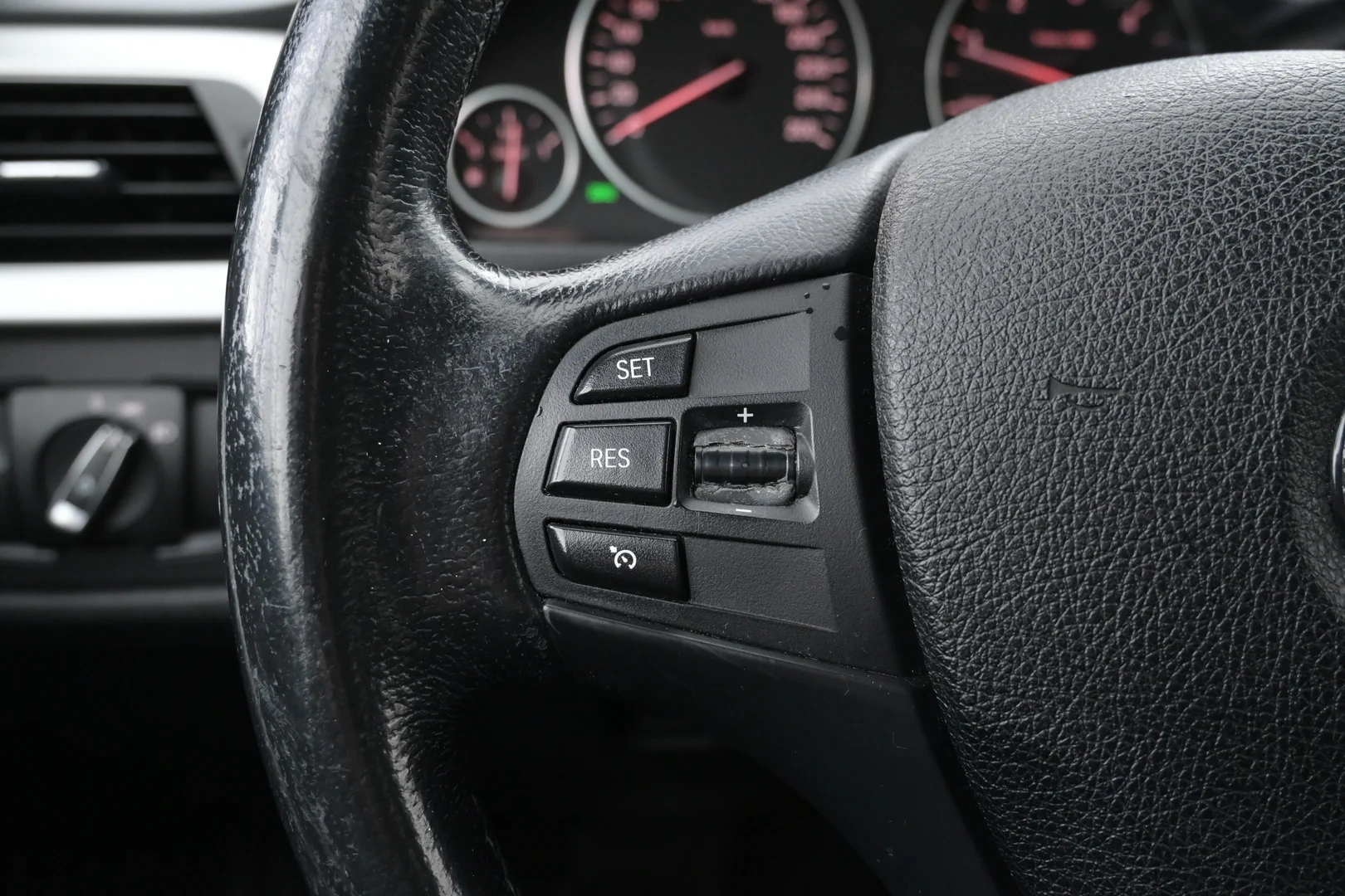 Car Image - 3KM6JoeaBqiRKyiJBpyOBL