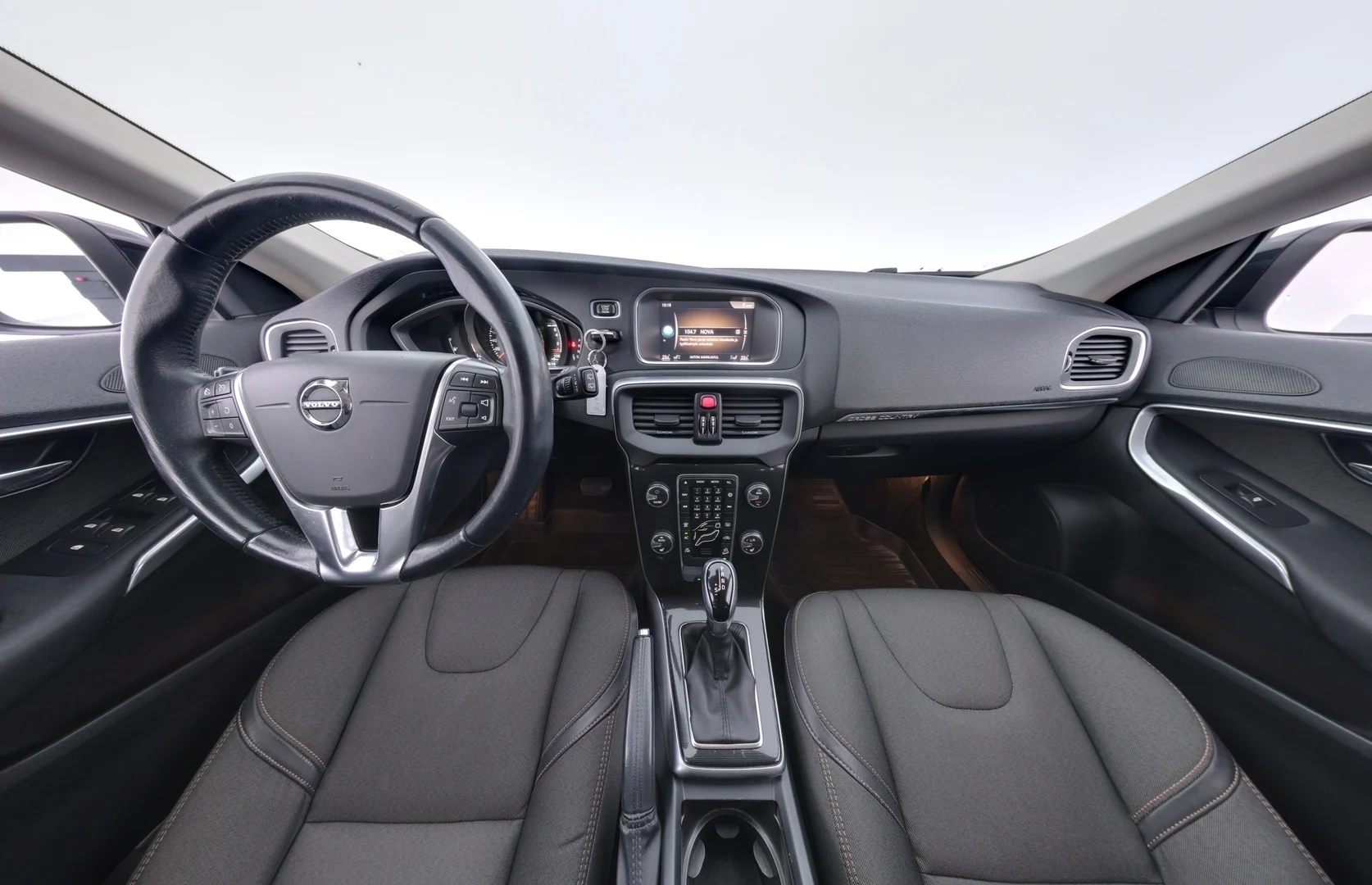 Car Image - ILI1TAR0tSTJse90urzea