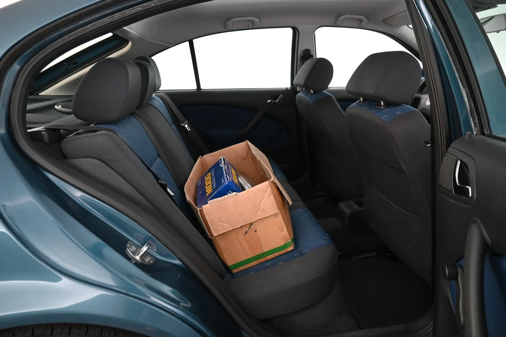 Car Image - 2L0oXsK3APjarkPiTFpnpW