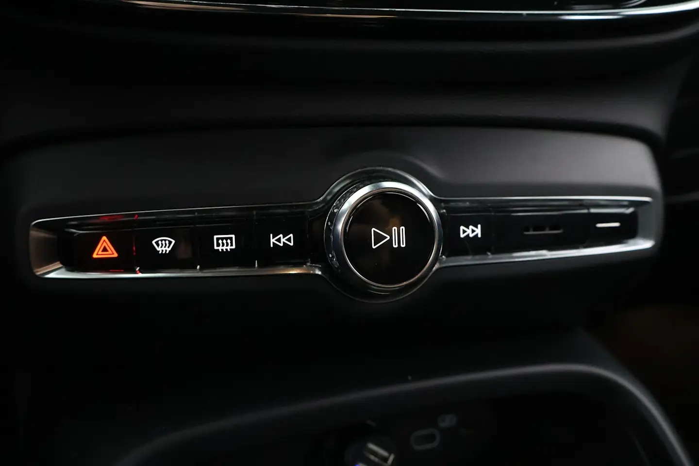 Car Image - 2sHgDwhSjgFQab8dXSBhrc