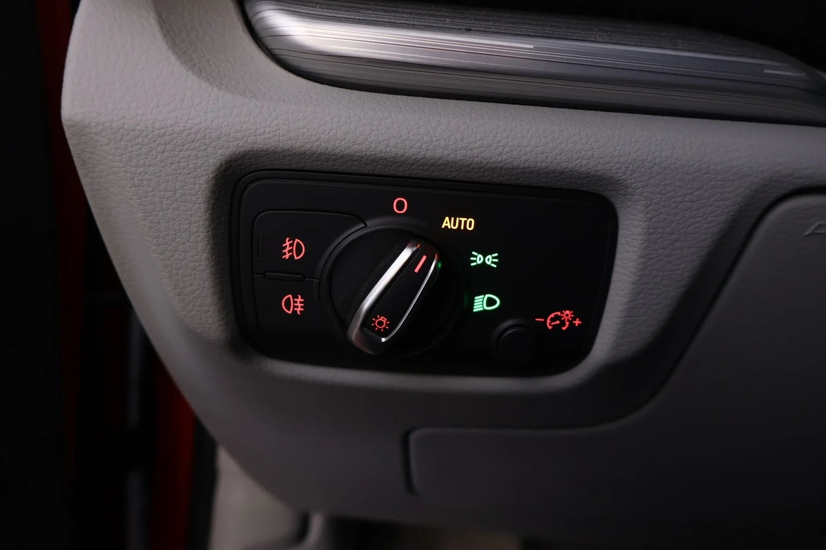 Car Image - 6xAT6YSsEc29Y8U9NRMmv9