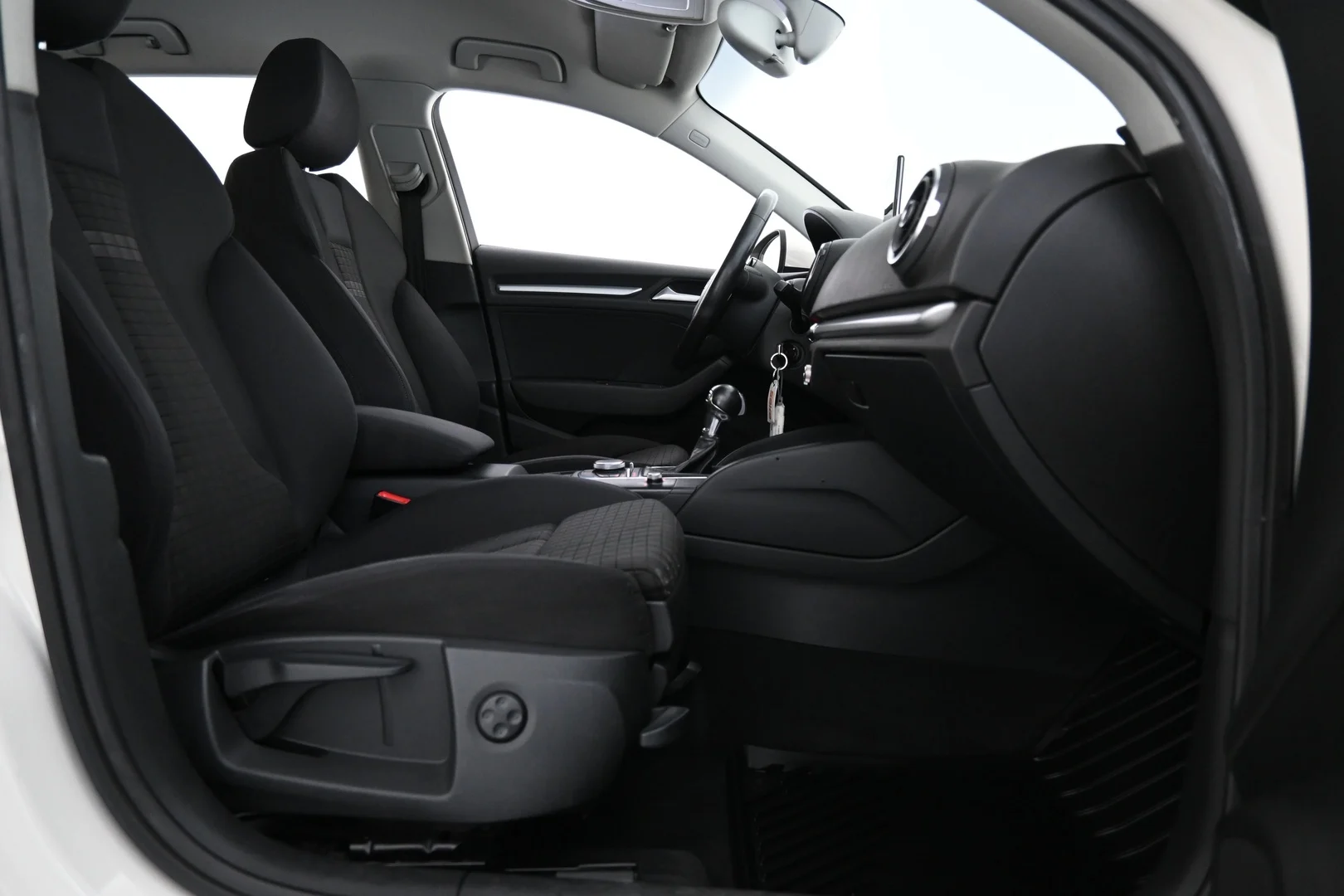 Car Image - 3V7yQg04JahpblBfgHqd2J