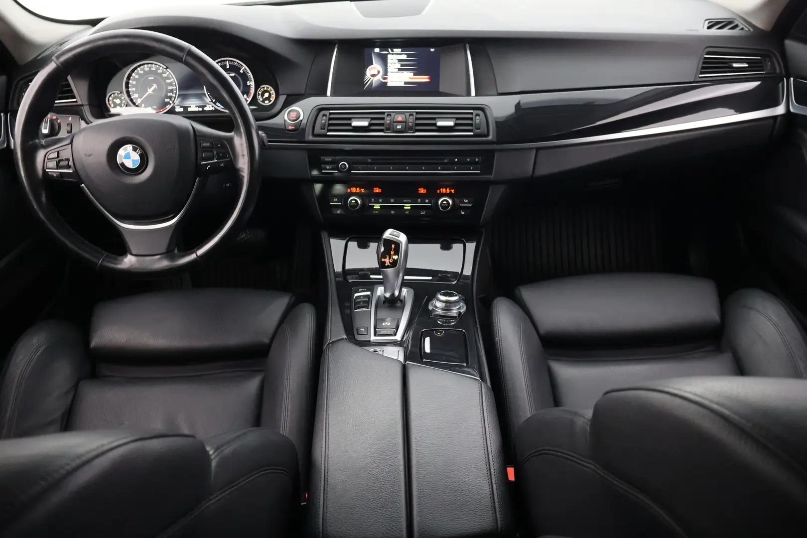 Car Image - 7MAmdxFWwUFvjDf2Sm3aIm