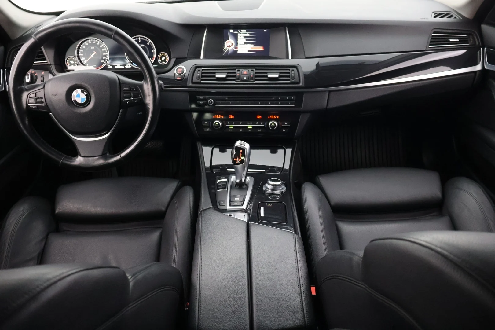 Car Image - 7MAmdxFWwUFvjDf2Sm3aIm