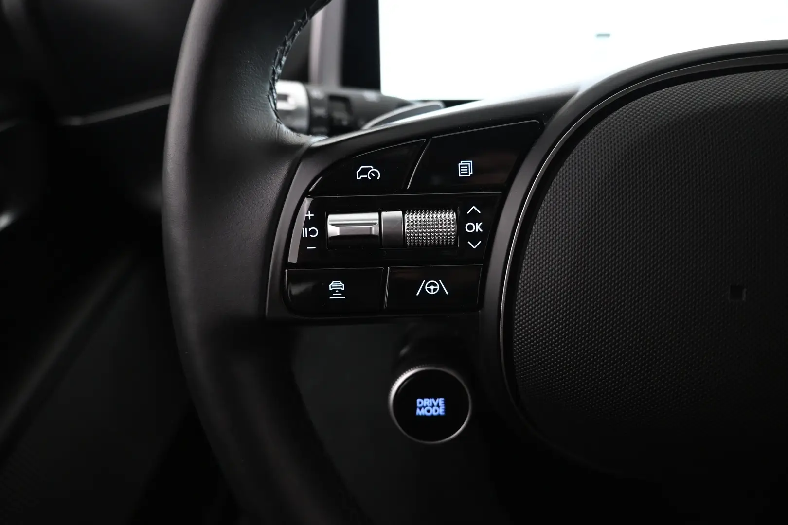 Car Image - 3k1Ah2mHWZUbfJujXTAnhG