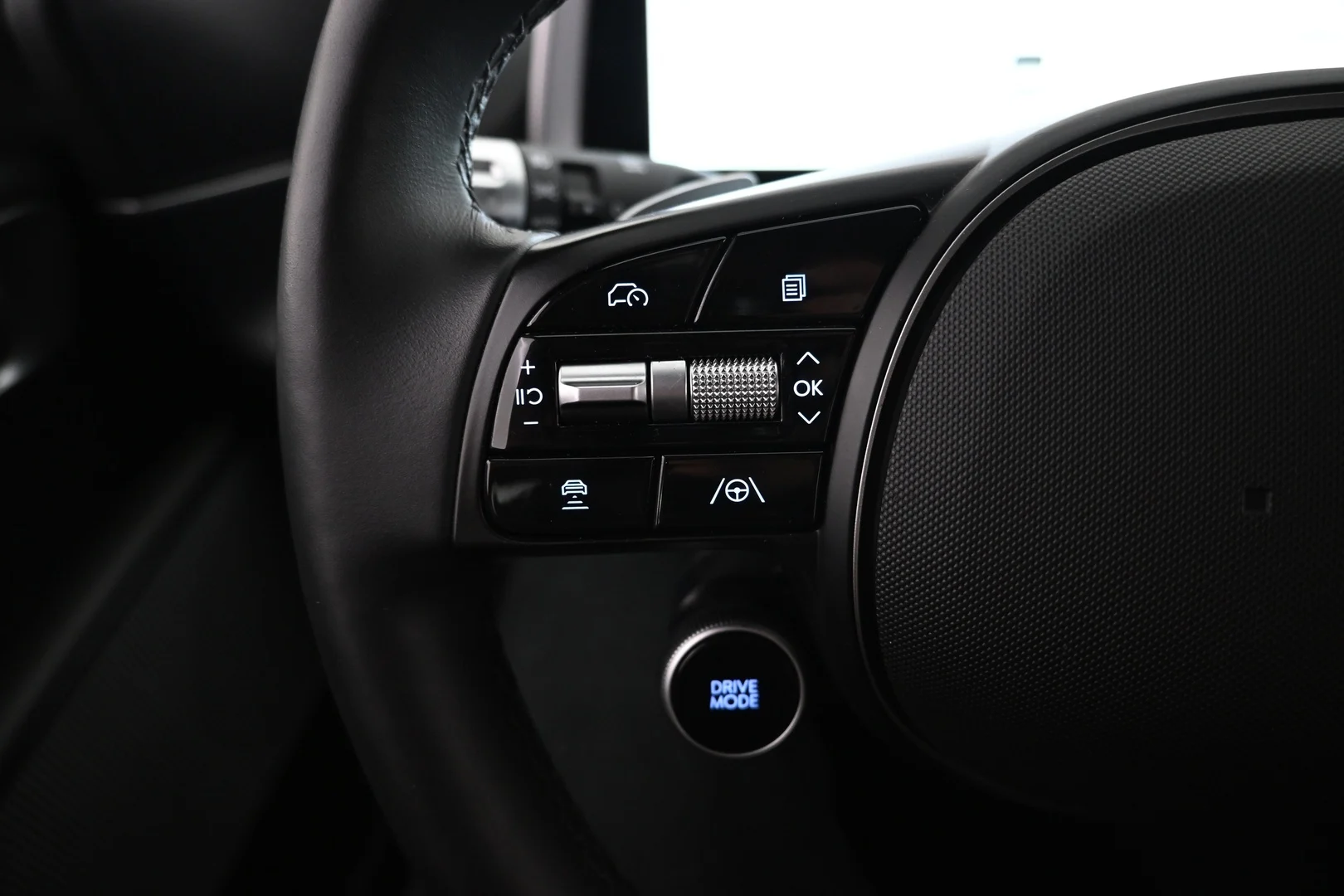 Car Image - 3k1Ah2mHWZUbfJujXTAnhG