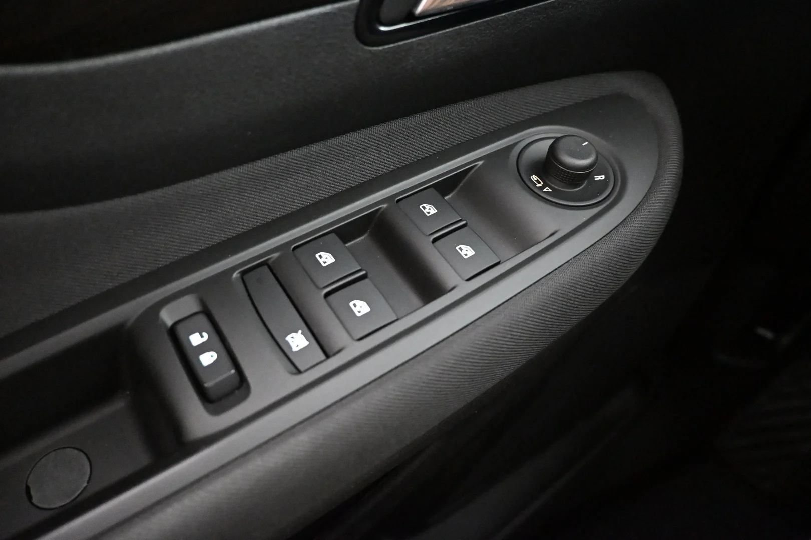 Car Image - xvKcMFDYjCg1yHBN3f6r1