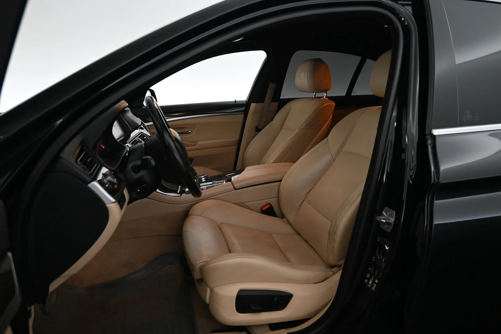 Car Image - uX6tNJSAAzqnijd09TnpU