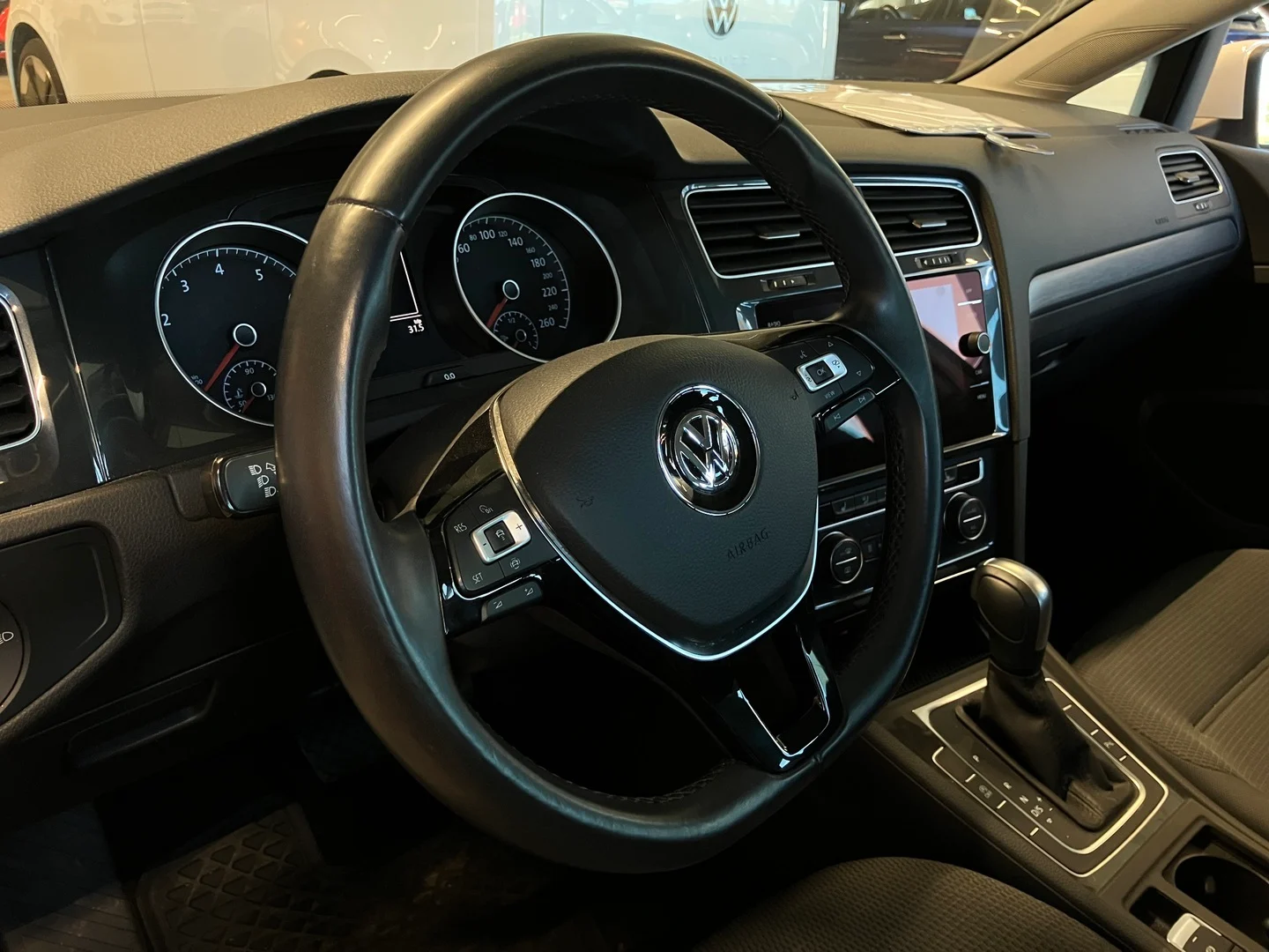 Car Image - 3pn8YRoQdVgMsecVoDpmxO