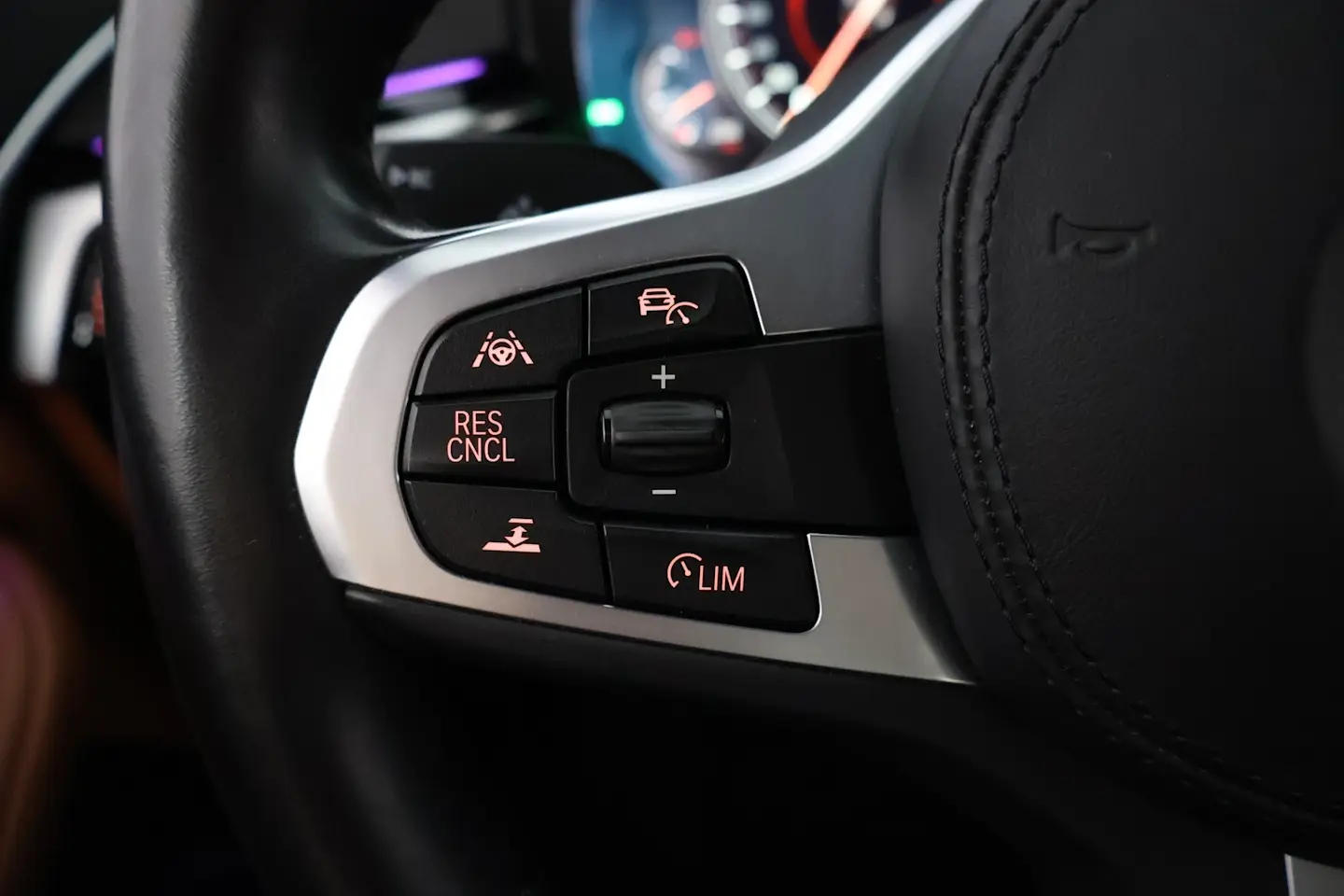 Car Image - 6zjOYggbvM9JO1jflRU1oH