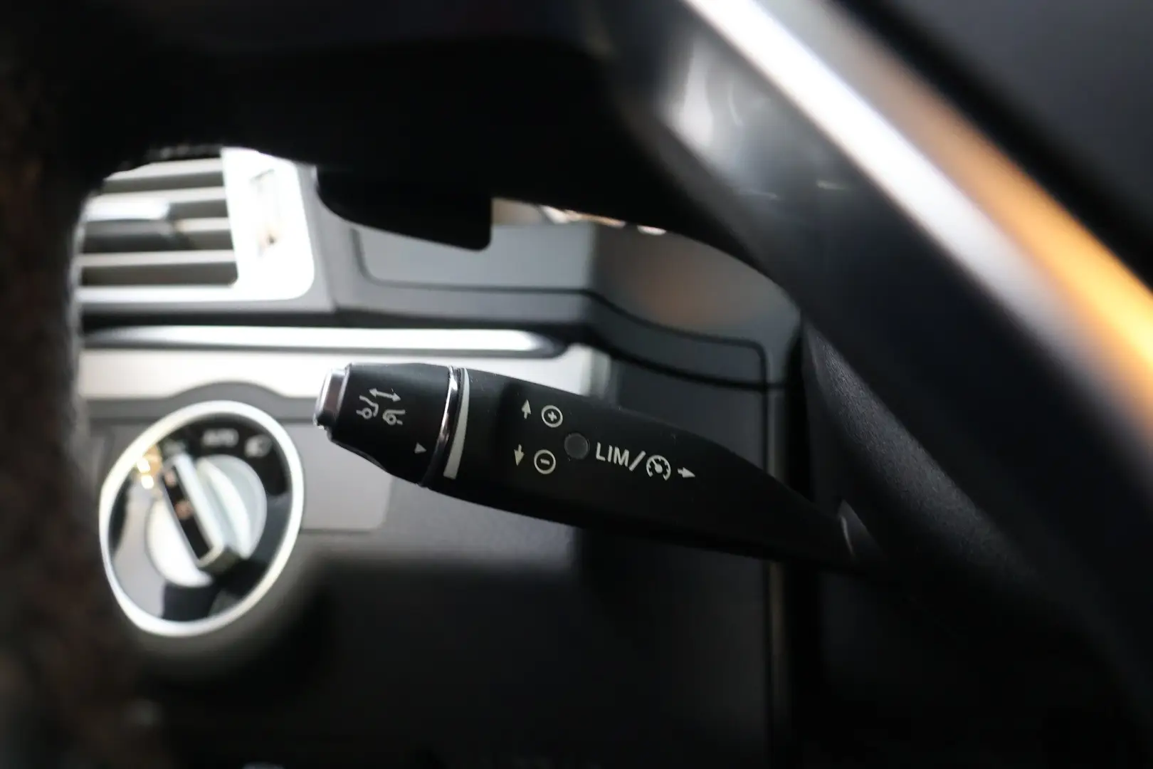 Car Image - 1SAiNoMKsbc9MGObSp0OvX