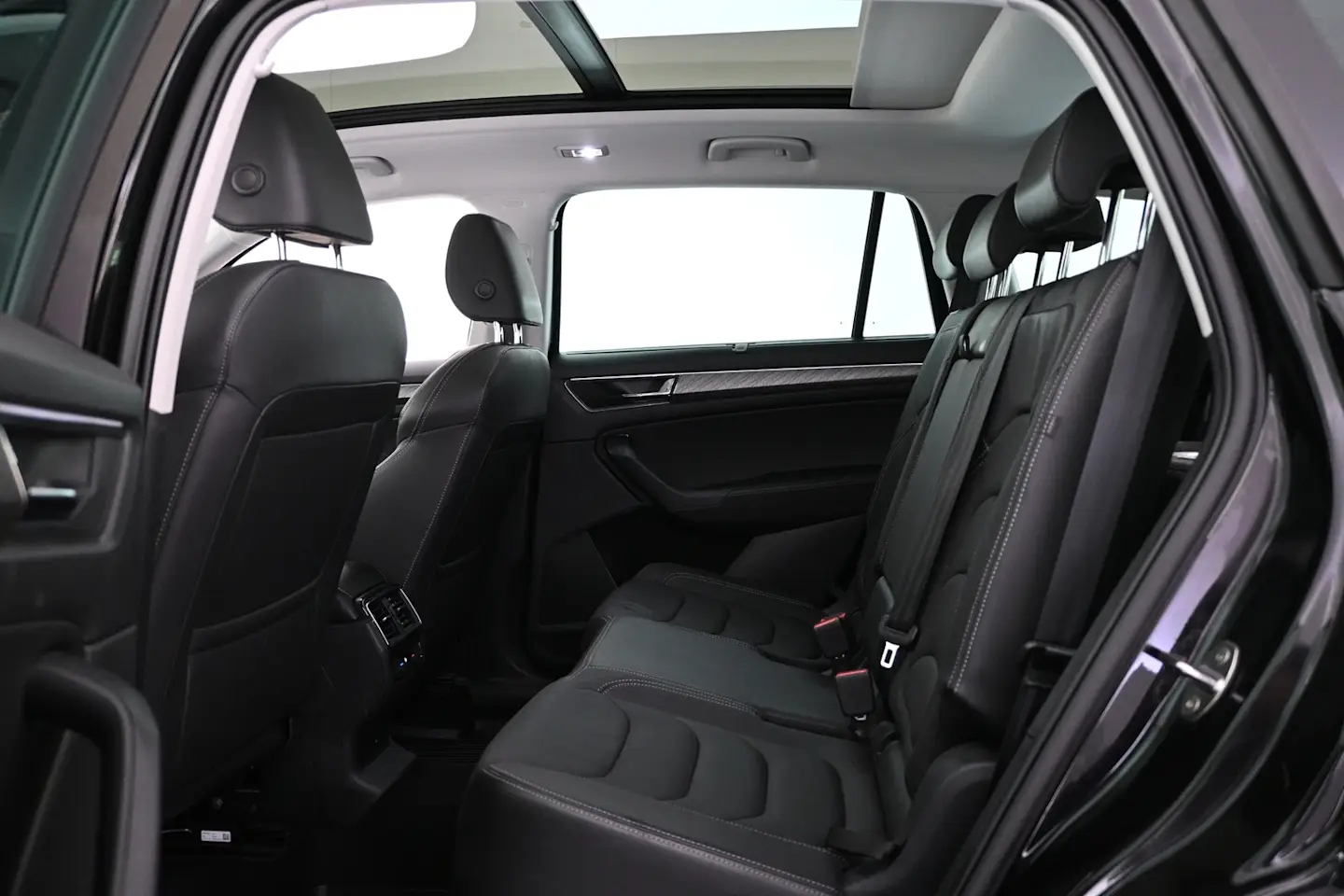 Car Image - 29jUntYrl4SSzJnAc4rmpJ