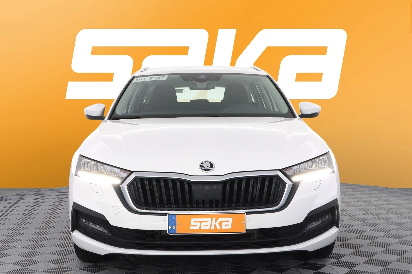 Car Image - hJu0WUsL6V9Z5ztRNths4