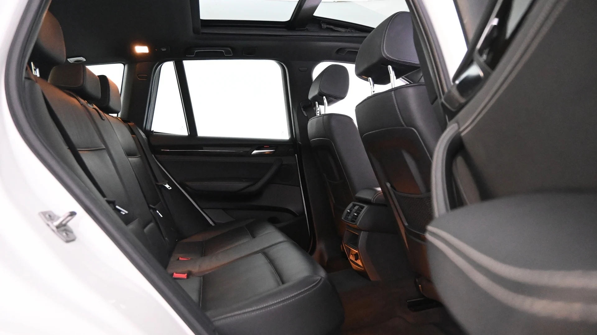 Car Image - 5lg8zwXu5HLNsedRQgrXn2