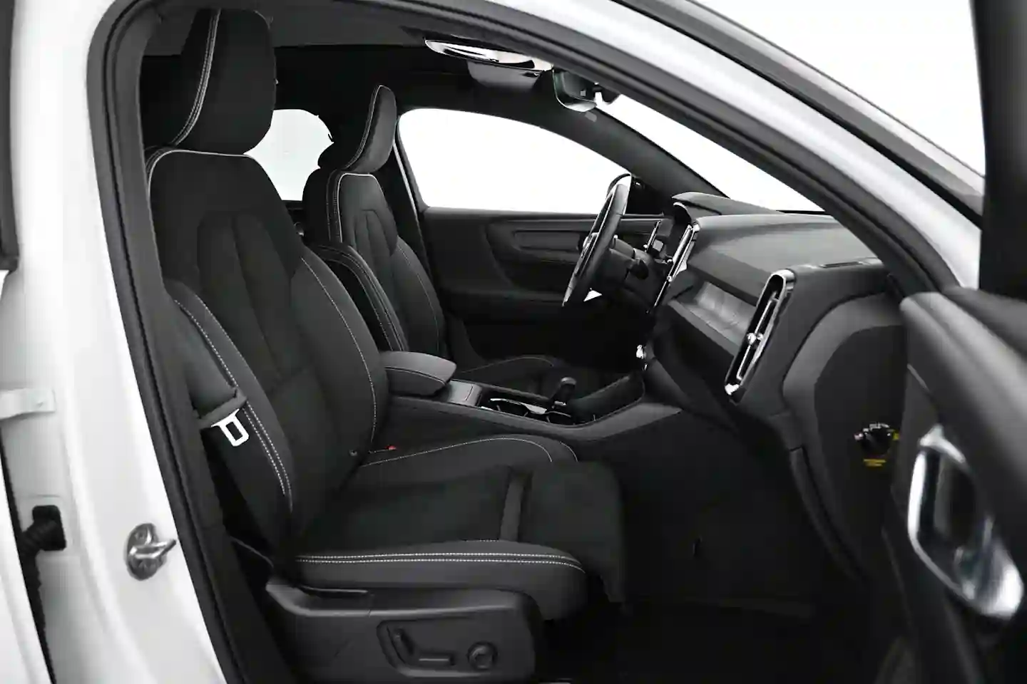 Car Image - 6UKbuzITK4E8LCB9dkqlAw