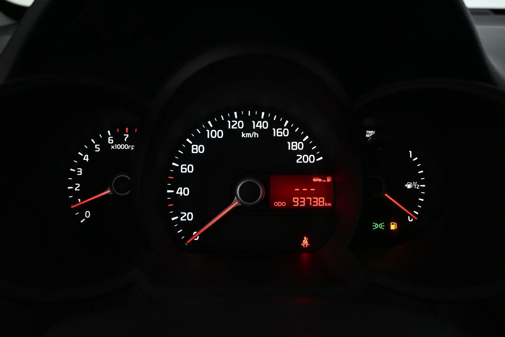 Car Image - 3SBWGIomatyZlpPiFDhFnL