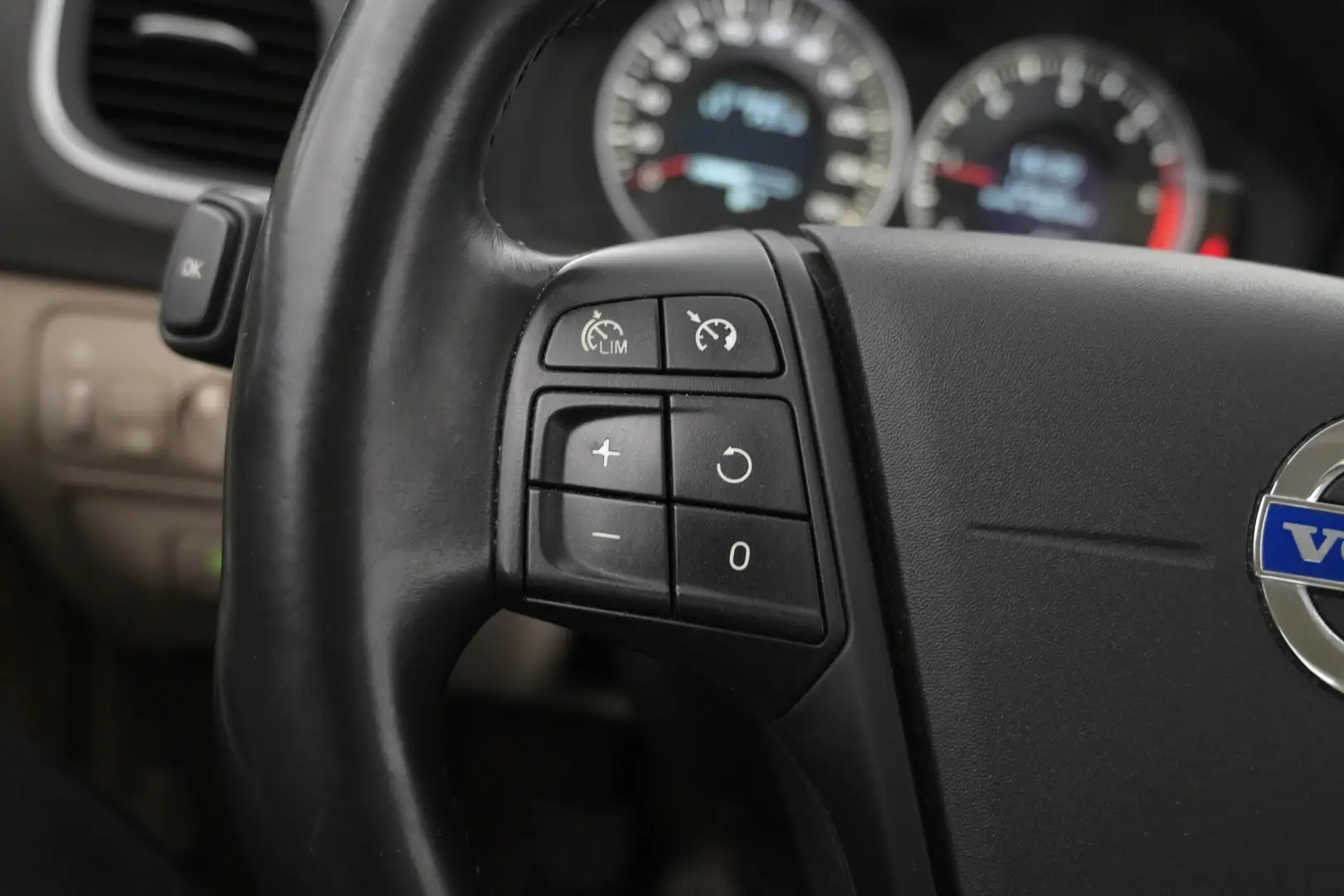 Car Image - 7gdoDuqGRWMU4jFxGaJ6KN