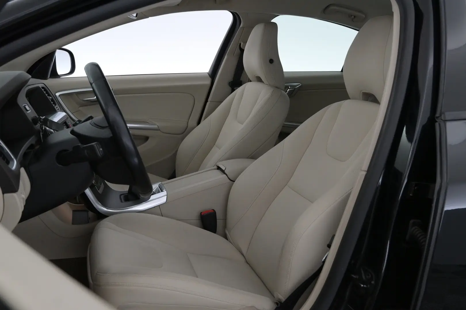 Car Image - 7gdoDuqGRWMU4jFxGaJ6KN