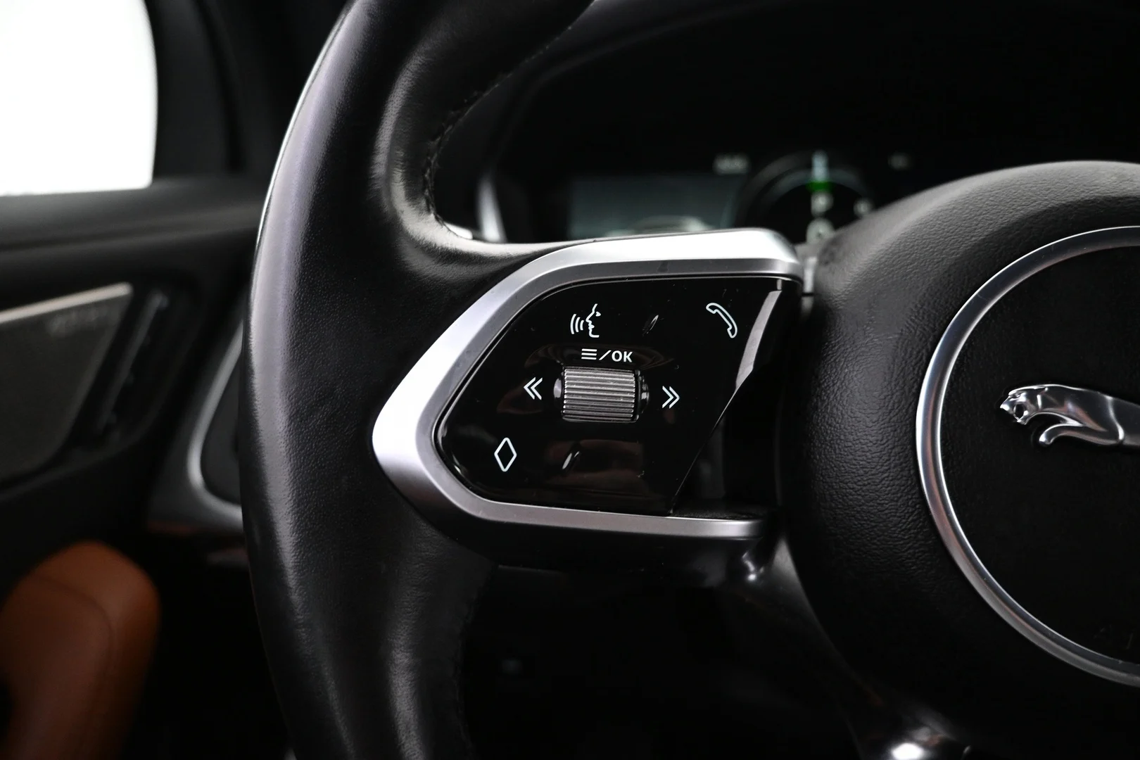 Car Image - 2BmAOpMsEOq77w1SjsHG8t