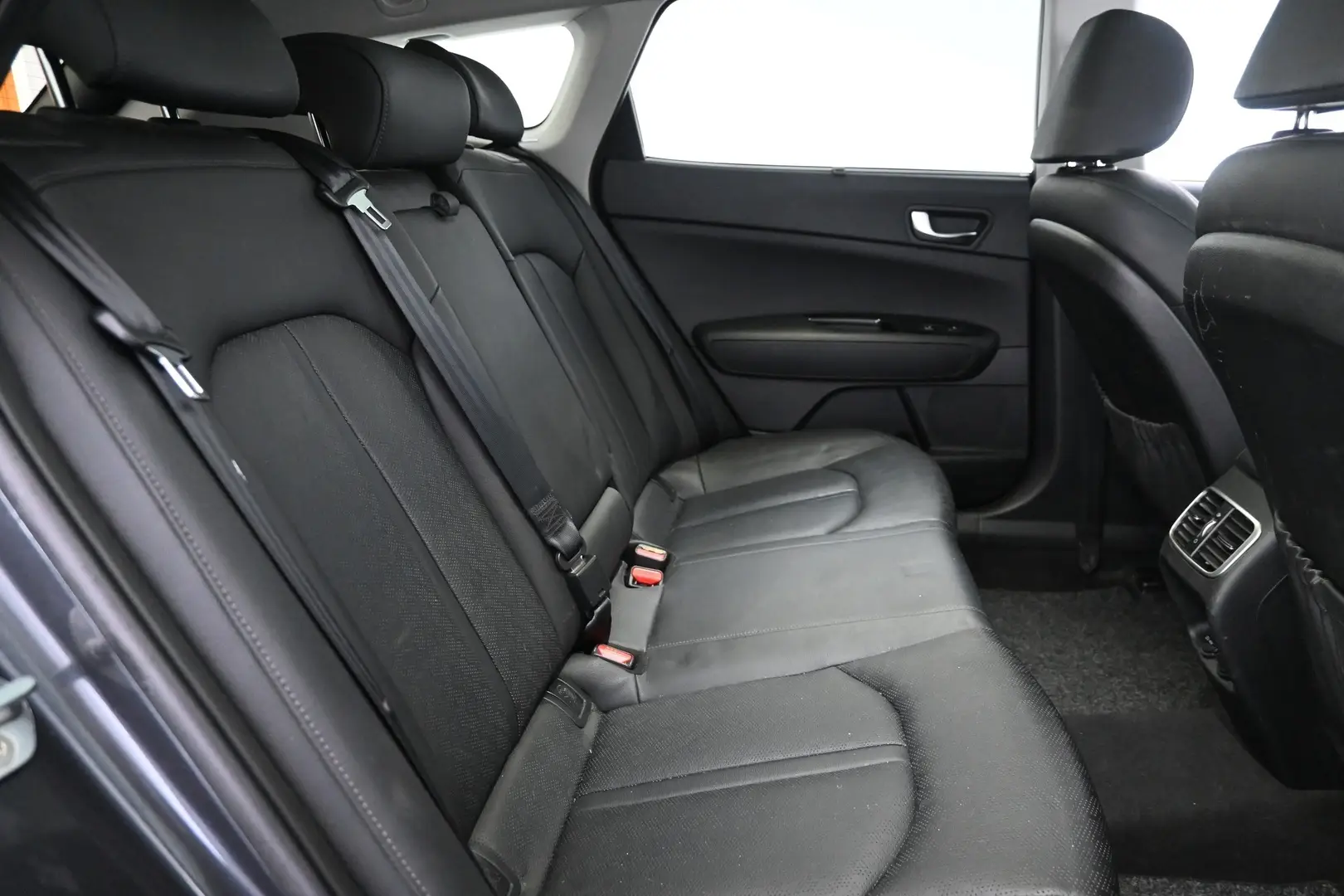 Car Image - 2iKhYbbW1Hu2n5Qz9ydLwJ