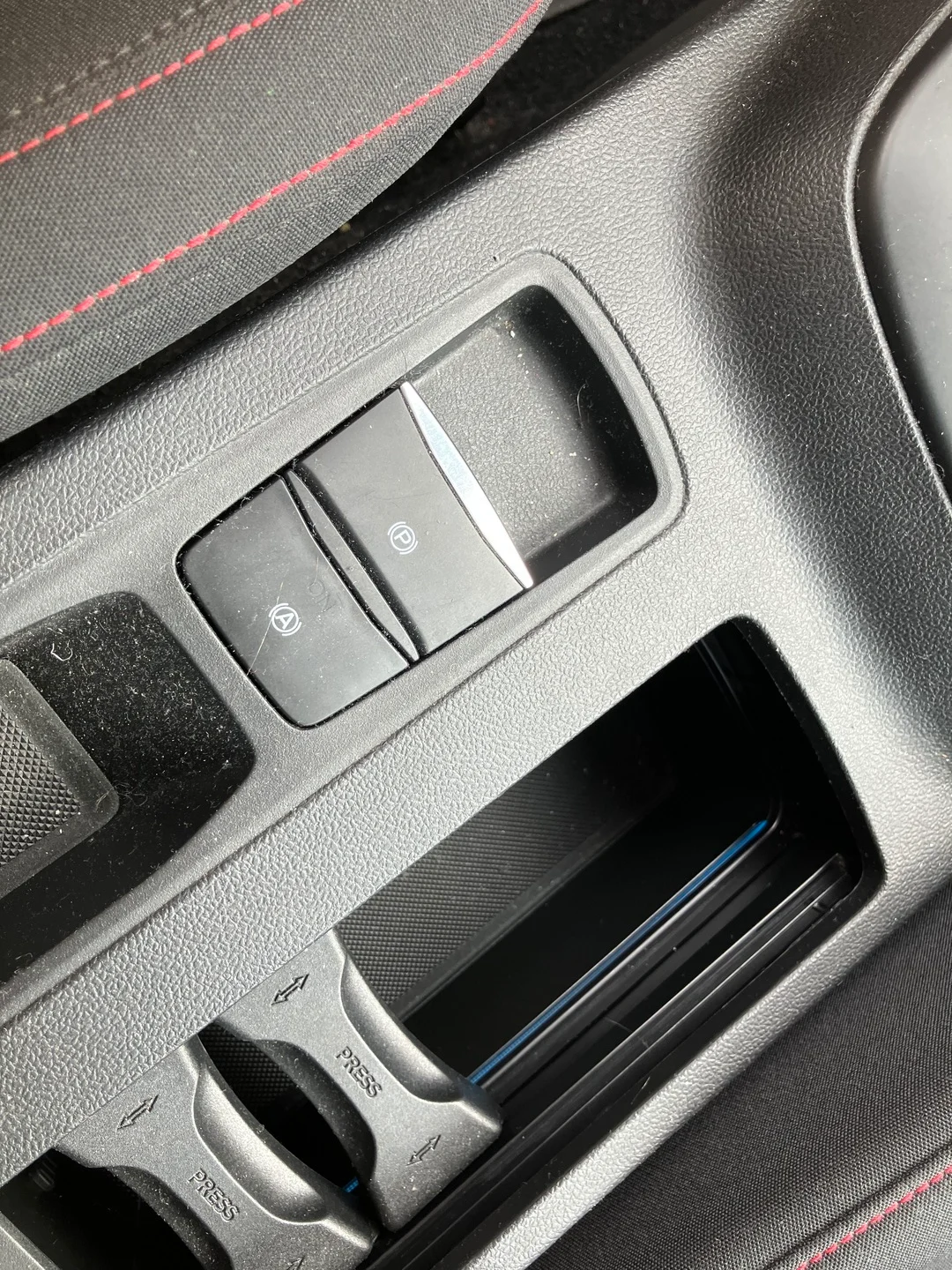 Car Image - 4d90mTUje8LKrt0vPldnMr