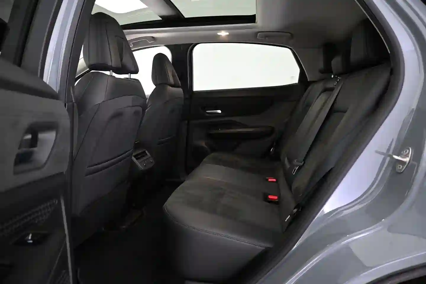 Car Image - 7bqWYPHWEIvtf5RTE0PxXd