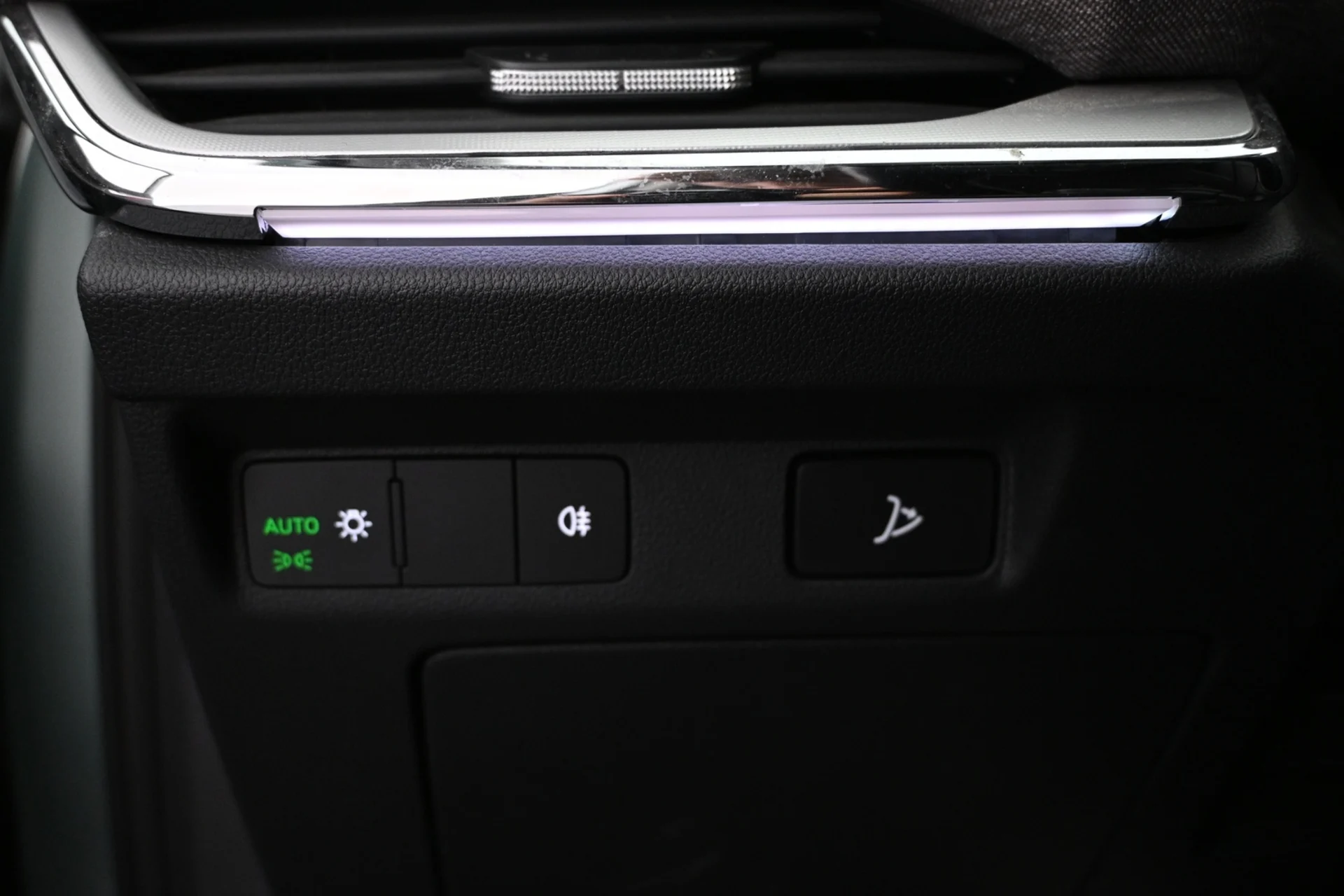 Car Image - c3Sl2OHwcOoI9r9ZKjoXY