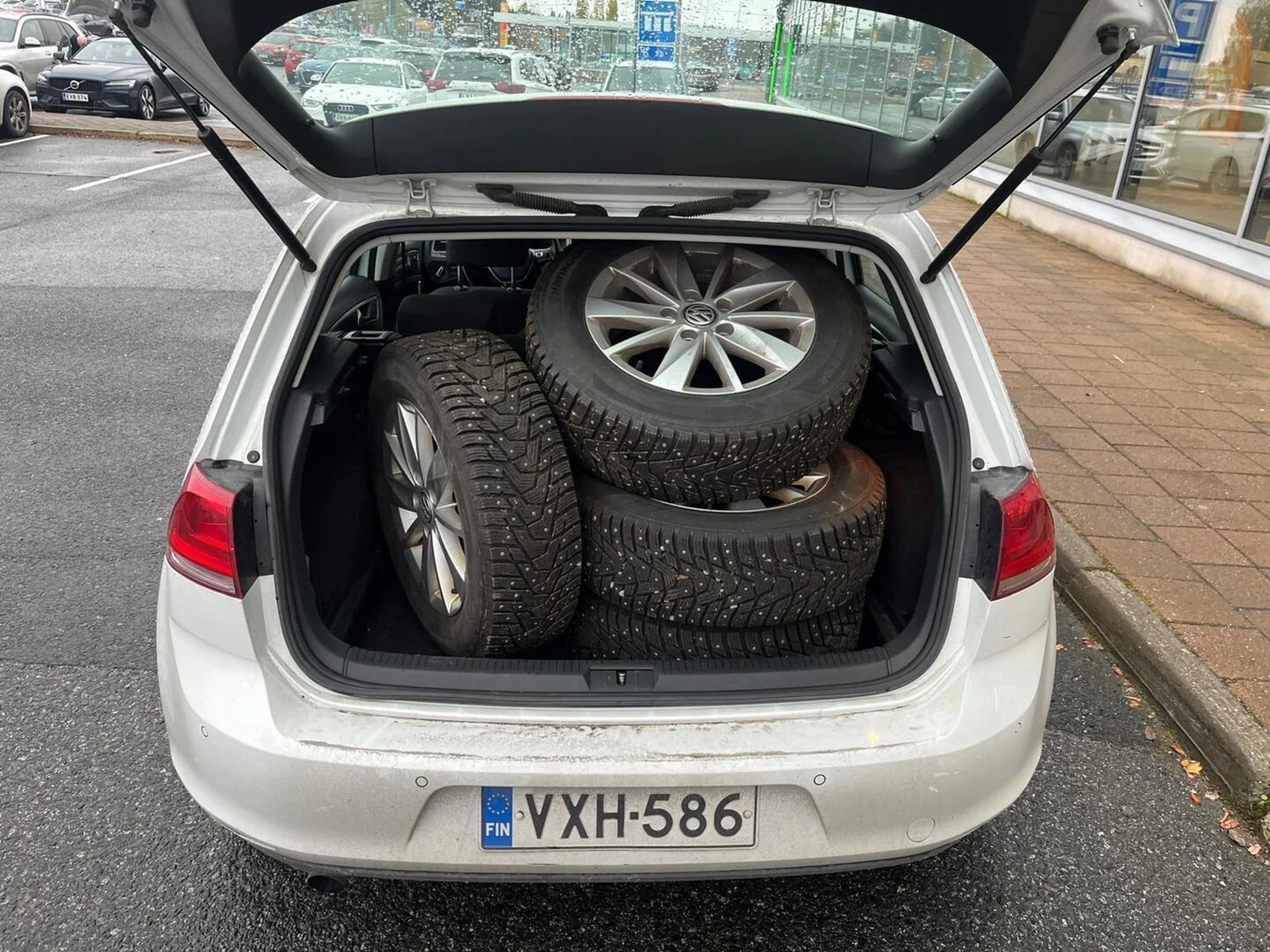 Car Image - 1Aym7e9RScQ9eMJXqXGALm