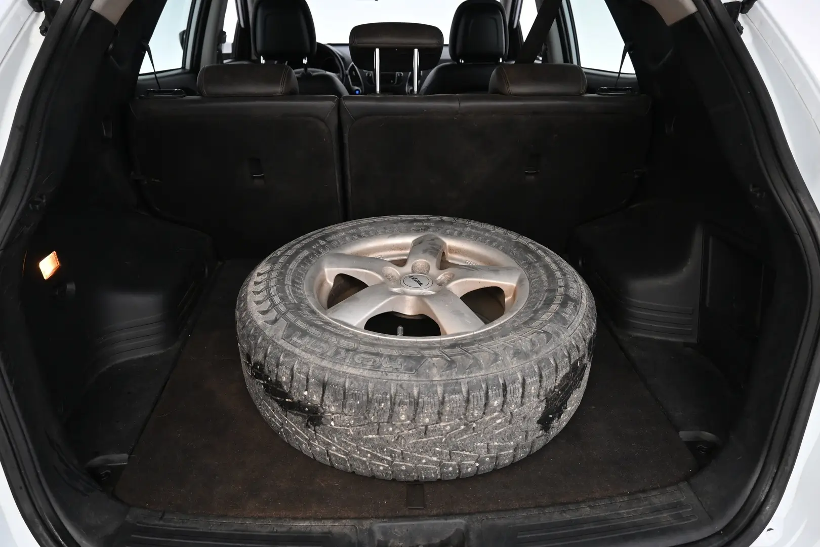 Car Image - wToPh2ycPSQcFAPzMUrog