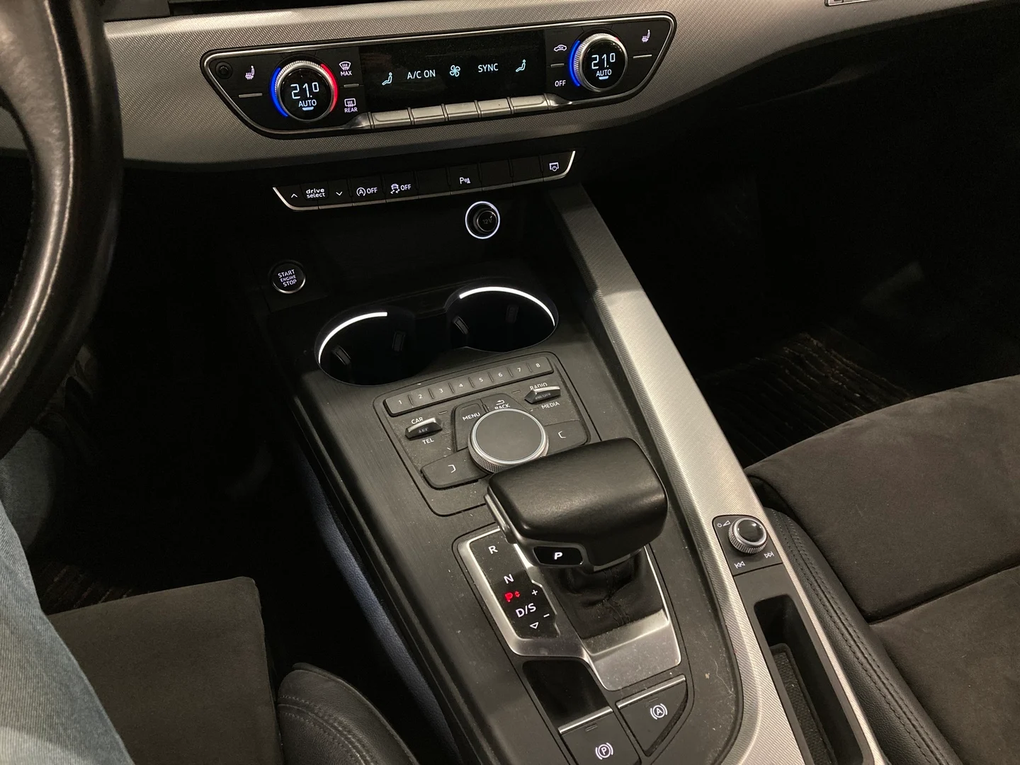 Car Image - 2TaBs2flQp5D1KOgpmeqDE