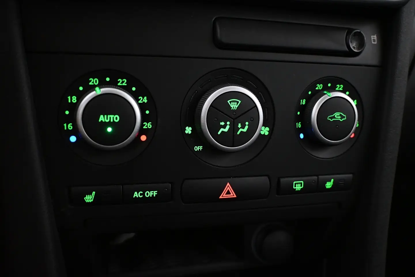 Car Image - 6LLCEM5G2TE6vVsJ6w2TXM