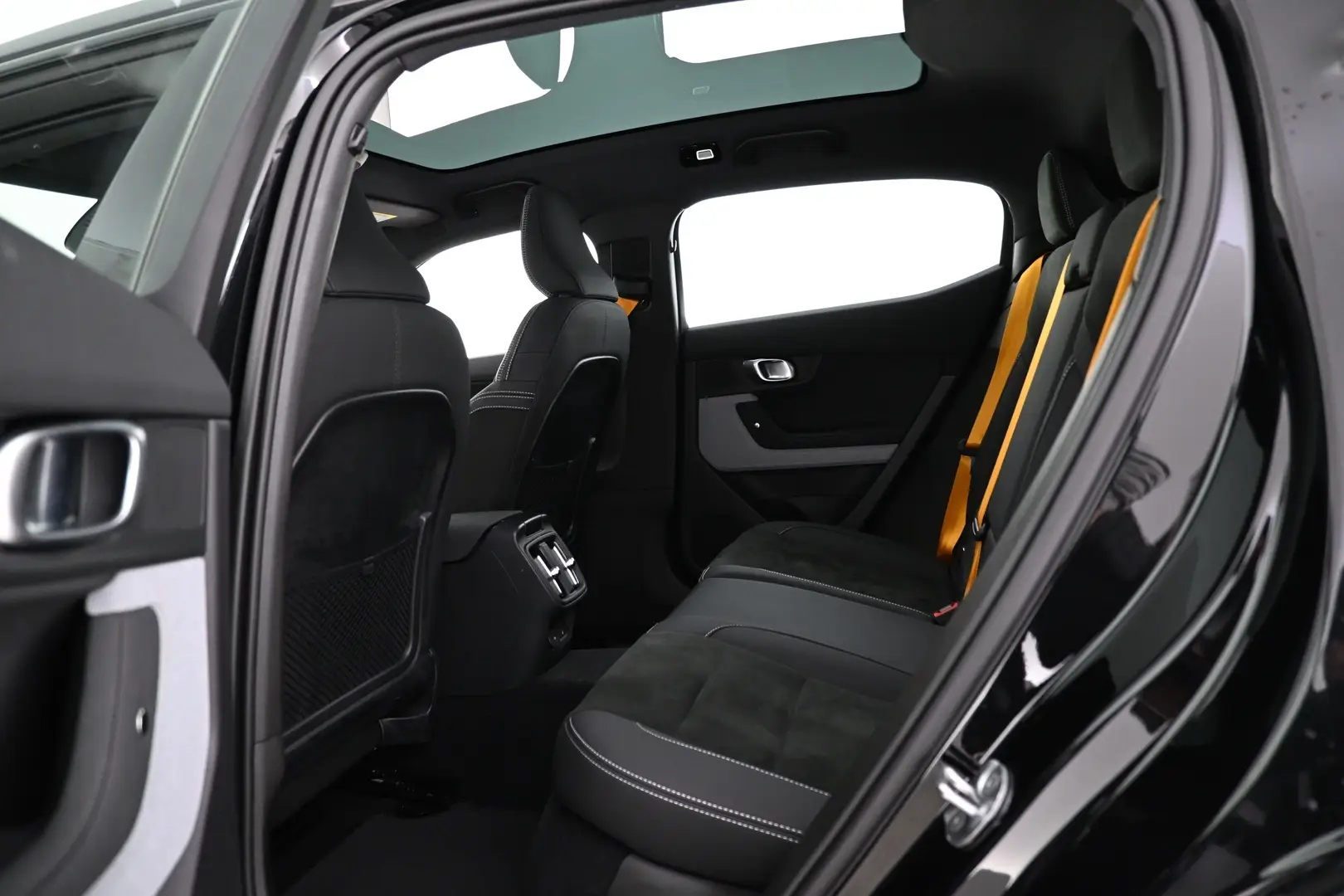 Car Image - j0gdOFrsvtsrzv6x2DgHl