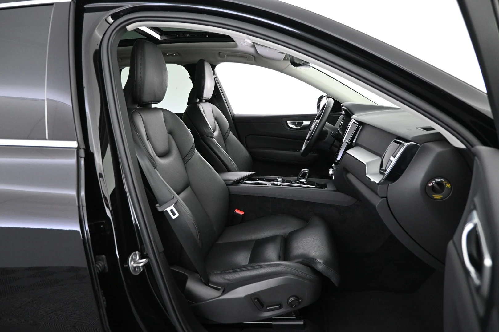 Car Image - 1D32nQ0jdGjSHnH6Hv4Arr