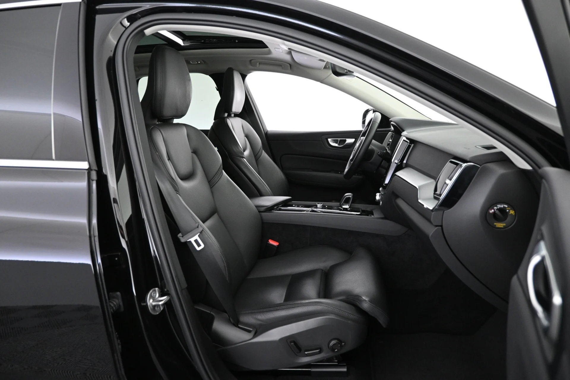 Car Image - 1D32nQ0jdGjSHnH6Hv4Arr